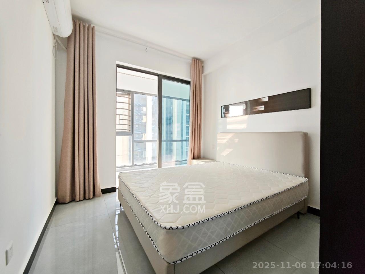 卓越伊景苑  3室2厅2卫    2700.0元/月室内图