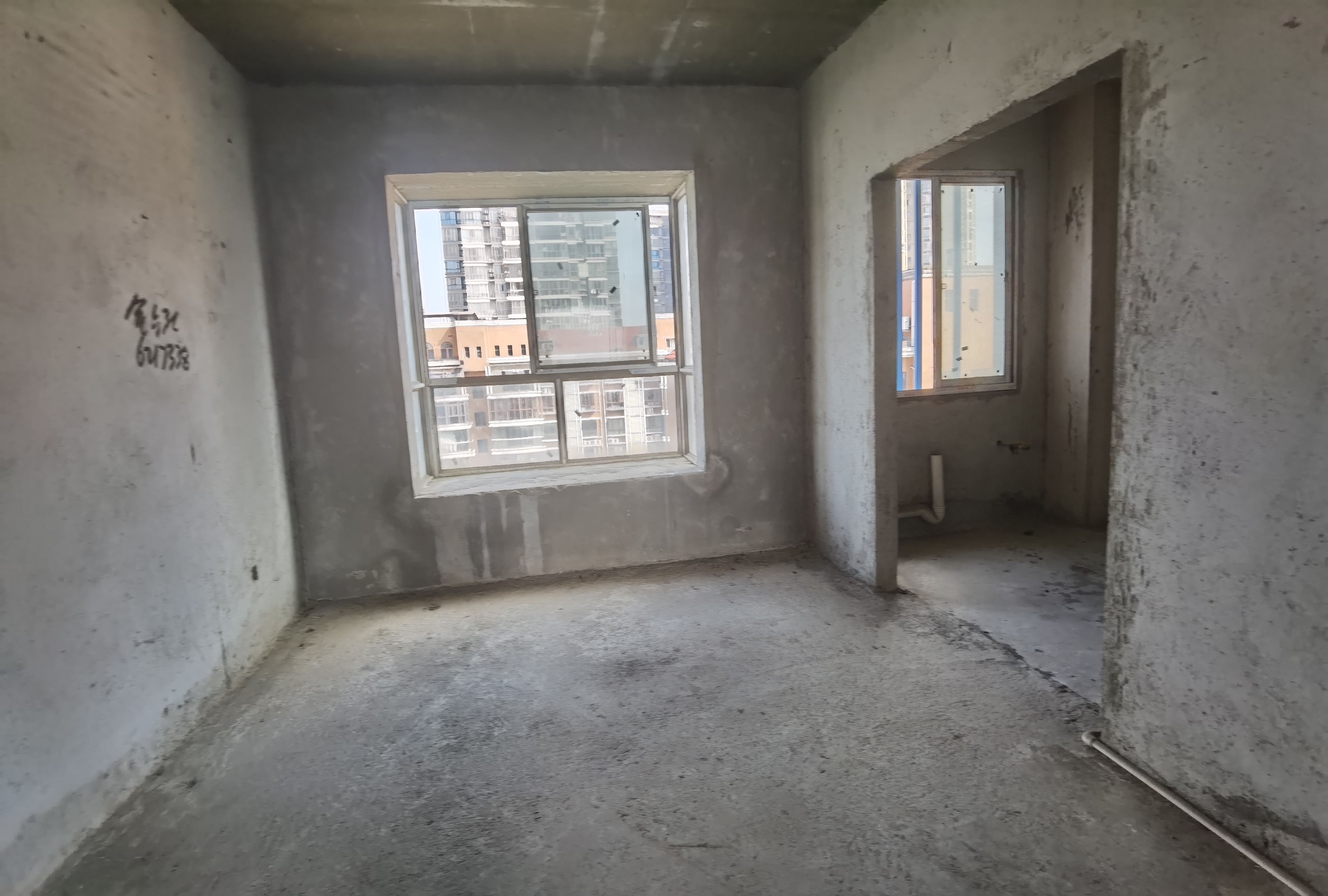 龙一星城 1室0厅0卫 92.8万 龙一星城 1室0厅0卫 92.8万客厅