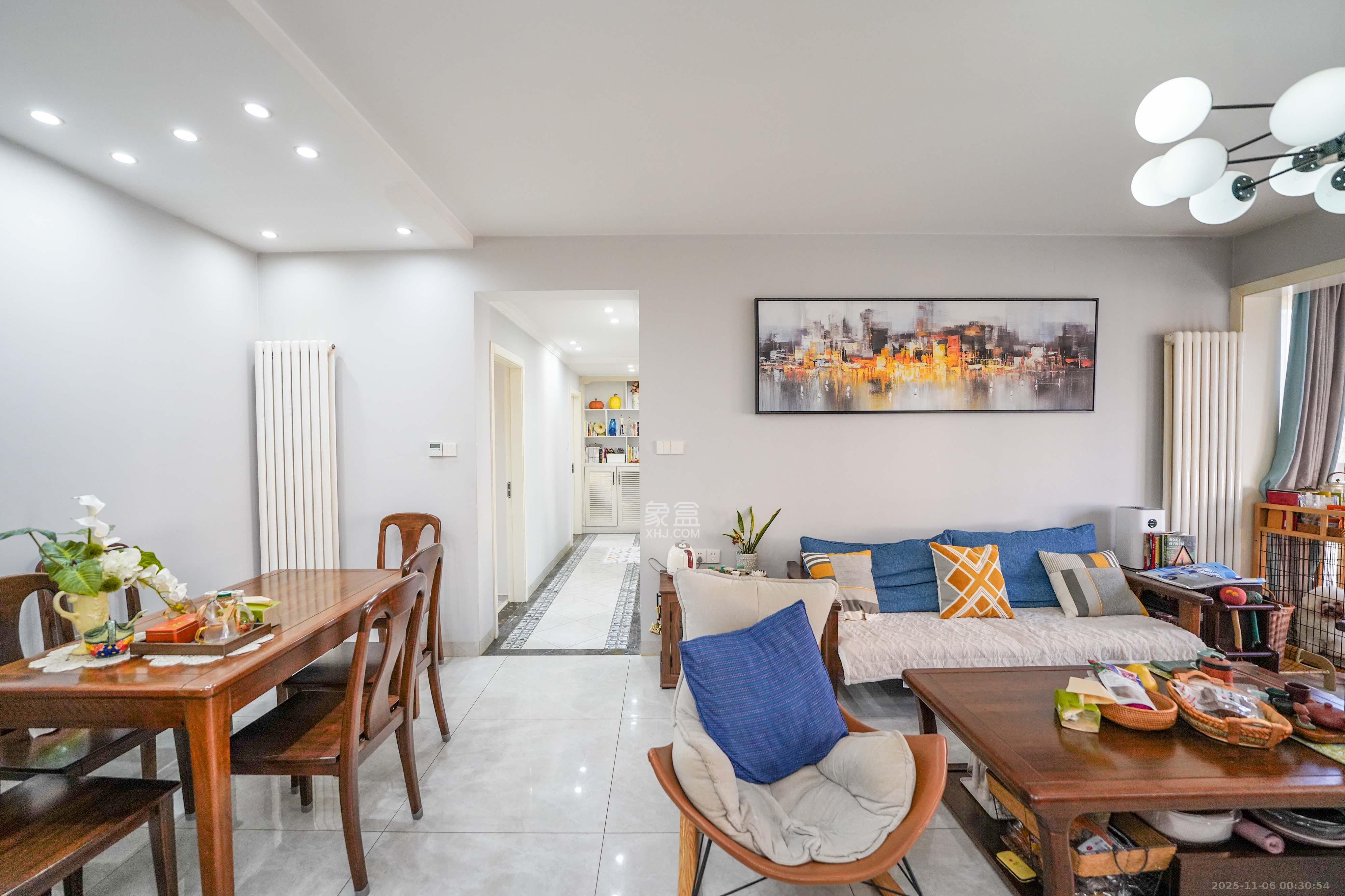 怡海星城  3室2厅2卫    75.0万客厅