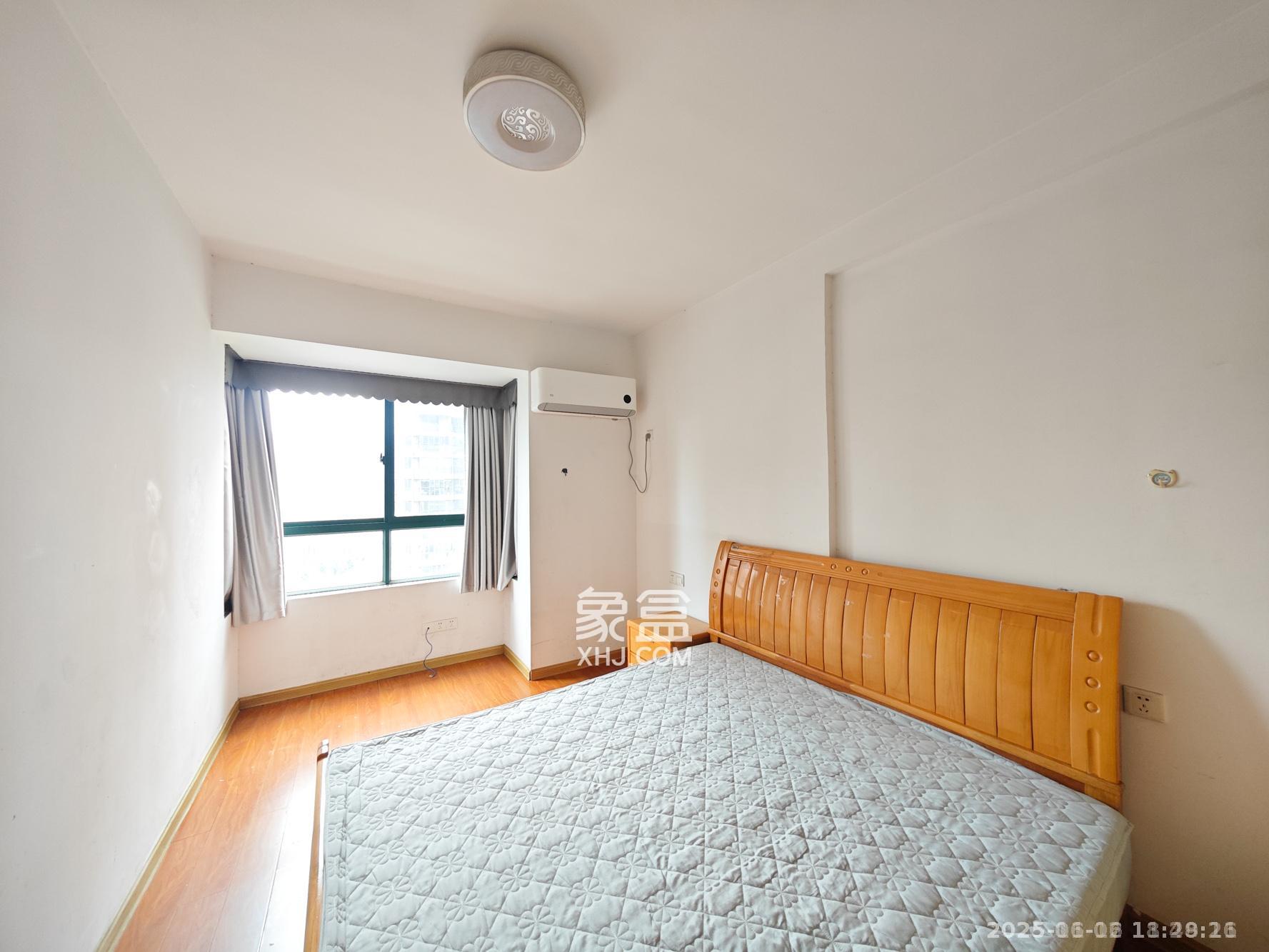 华盛世纪新城 3室2厅1卫 2600.0元/月 华盛世纪新城 3室2厅1卫 2600.0元/月室内图