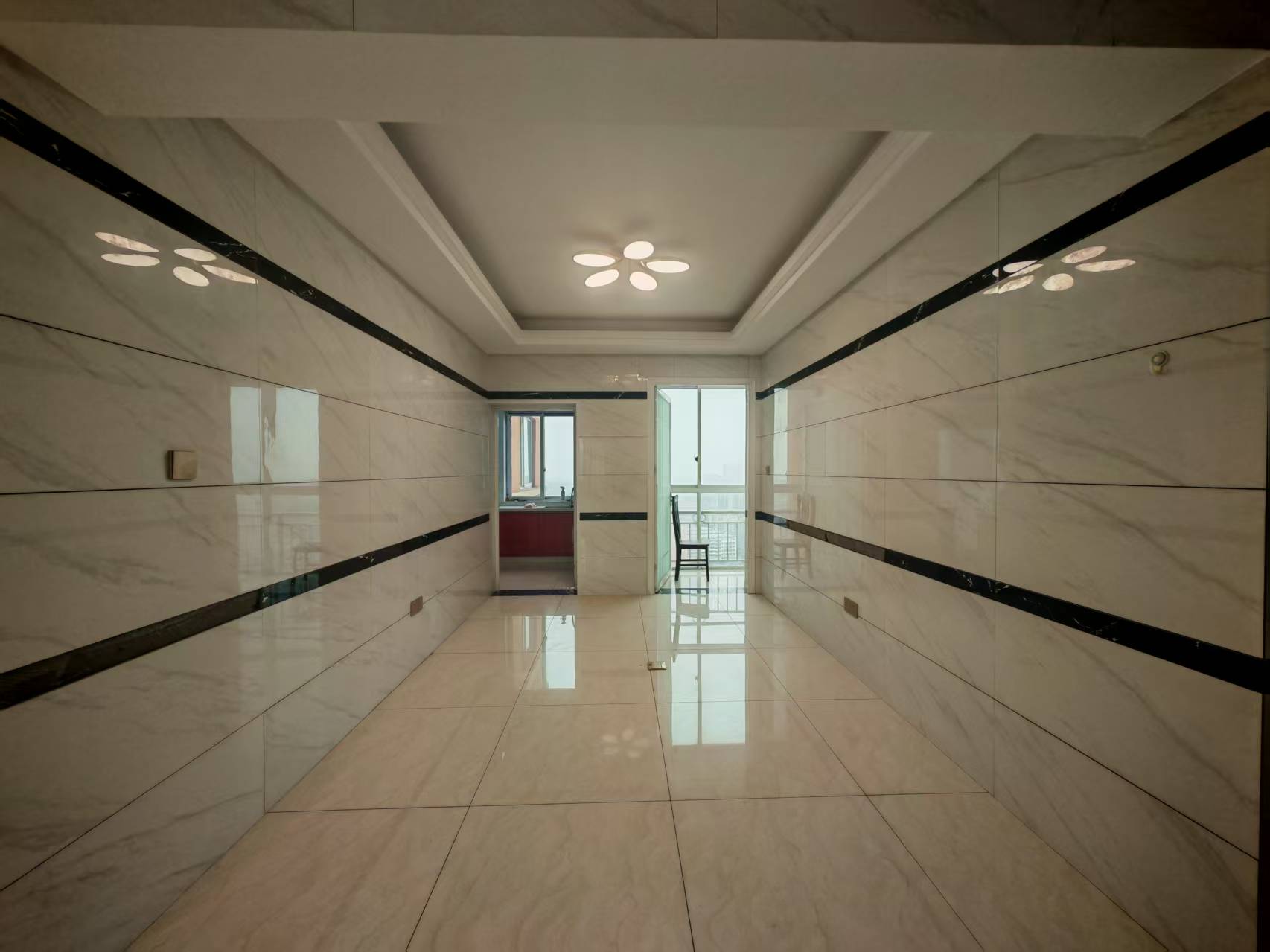 福泽大厦  3室2厅2卫    1800.0元/月室内图