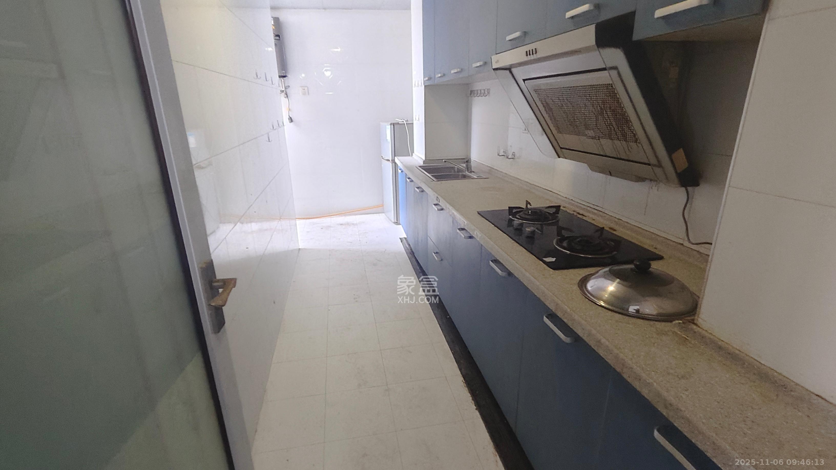 麓山润城  3室2厅1卫    2000.0元/月室内图