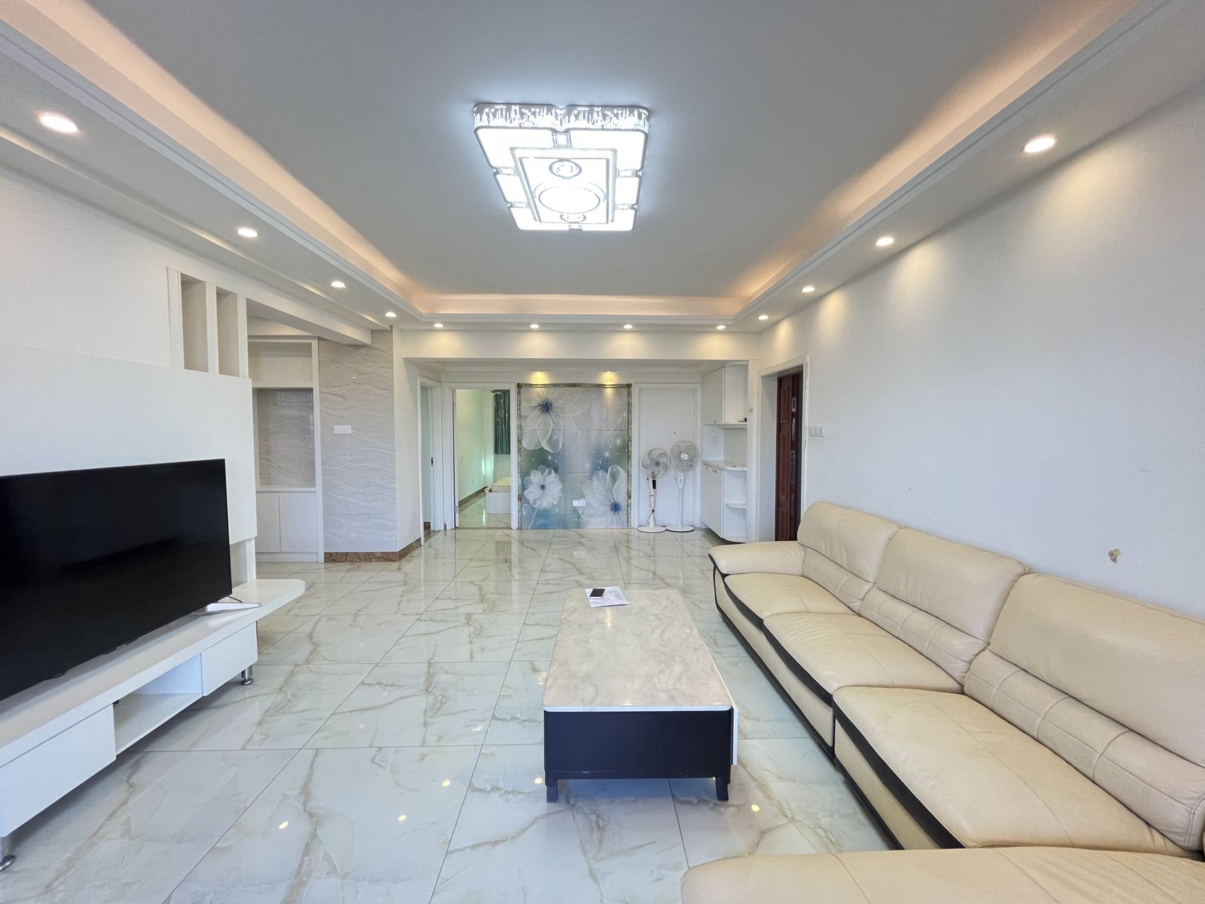 鑫元中公寓 2室2厅1卫 2500.0元/月 鑫元中公寓 2室2厅1卫 2500.0元/月室内图