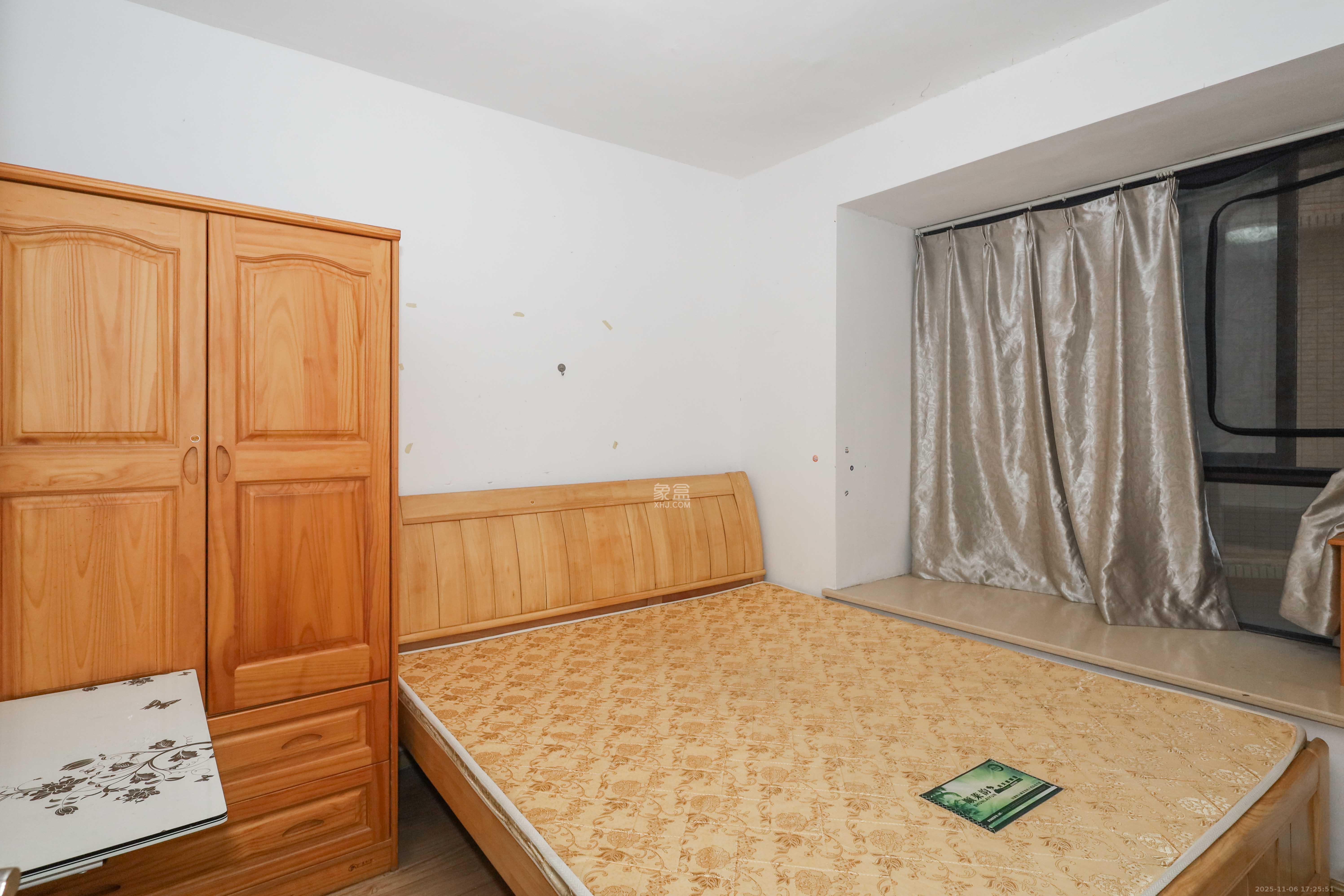 保利麓谷林语F区 4室2厅2卫 120.0万 保利麓谷林语F区 4室2厅2卫 120.0万卧室