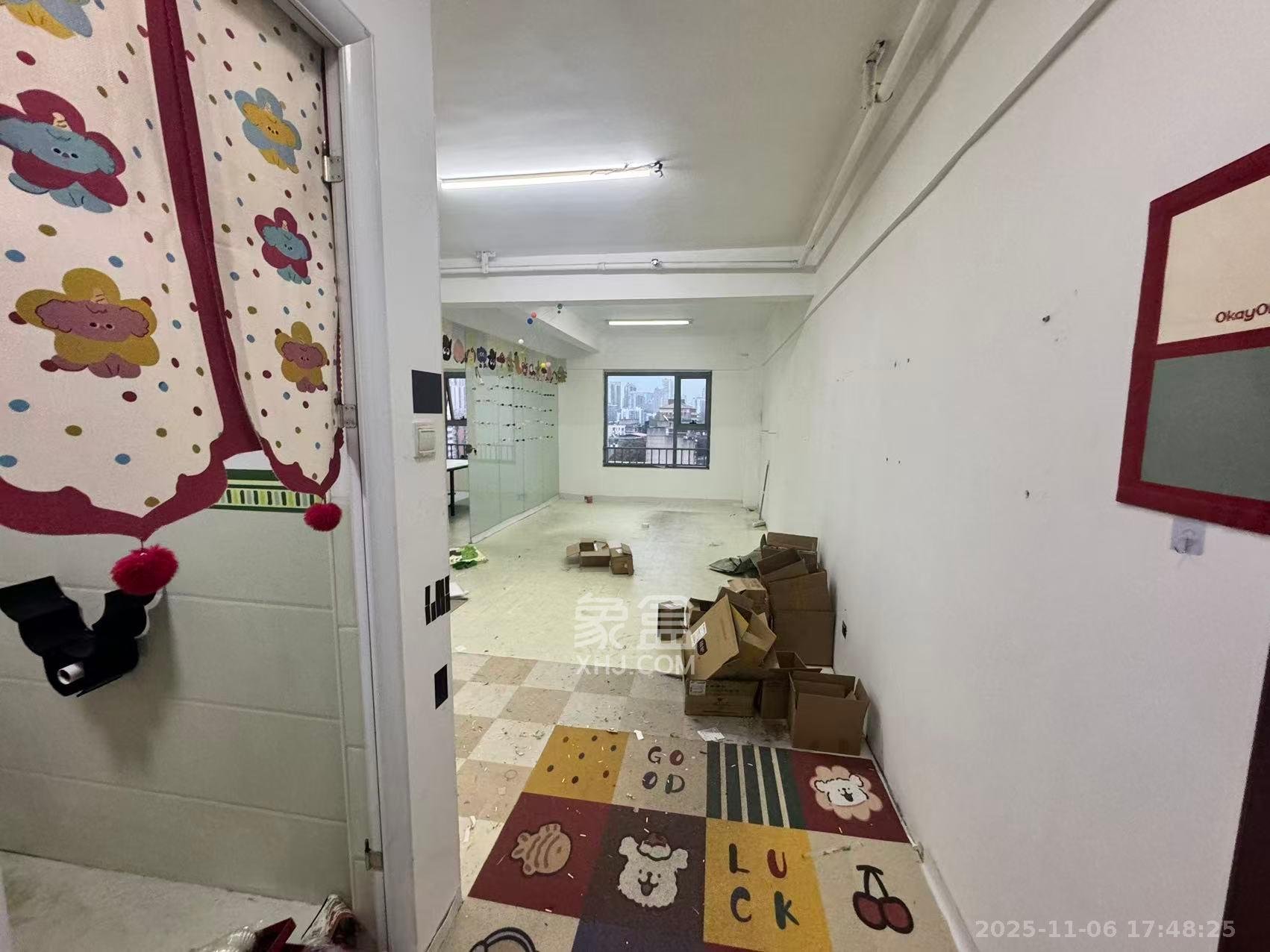 东怡外国（南湖一号)  2室1厅1卫    2700.0元/月室内图