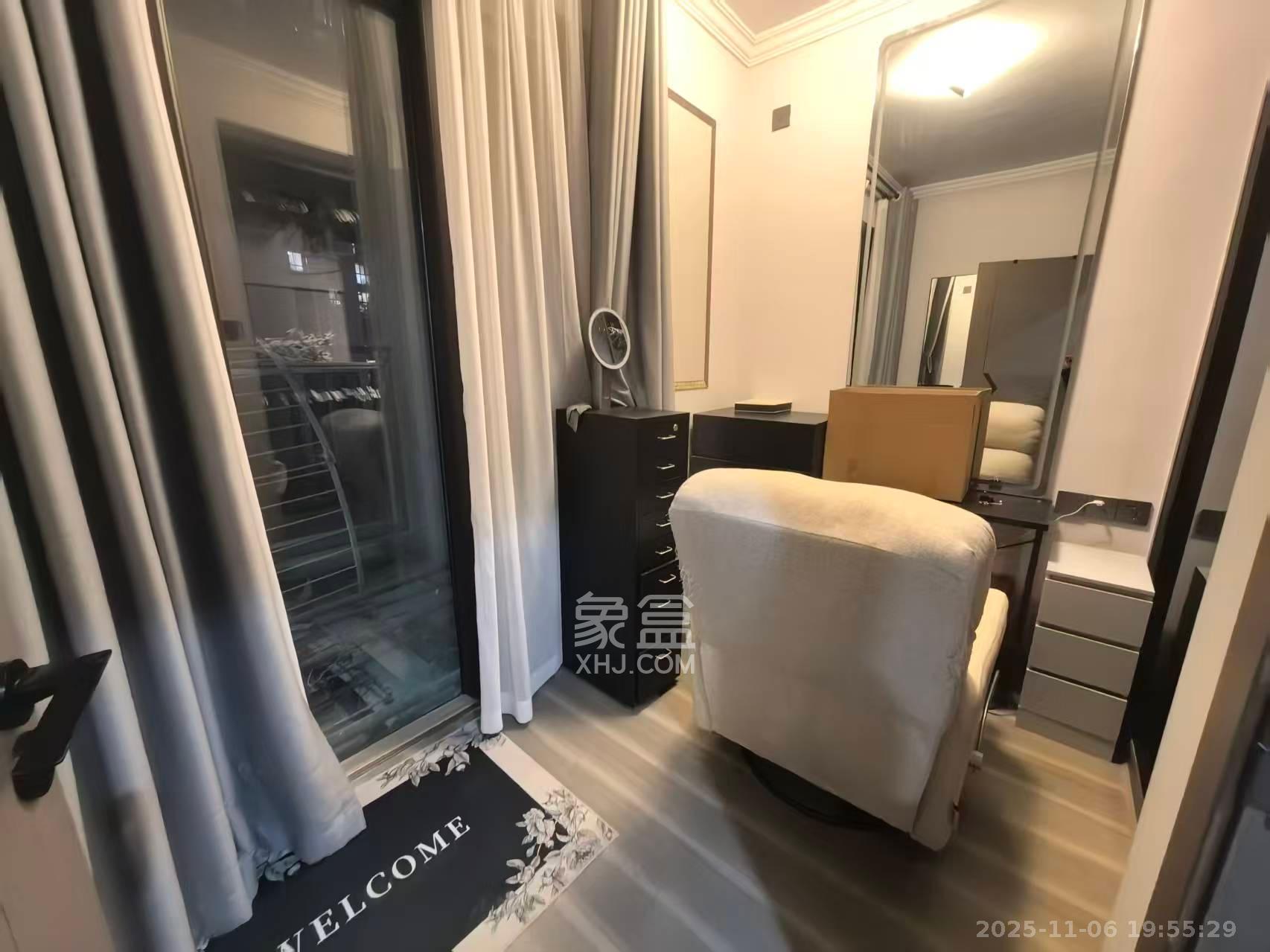 世茂铂翠湾四期(世茂悦享) 3室2厅1卫 3300.0元/月 世茂铂翠湾四期(世茂悦享) 3室2厅1卫 3300.0元/月室内图