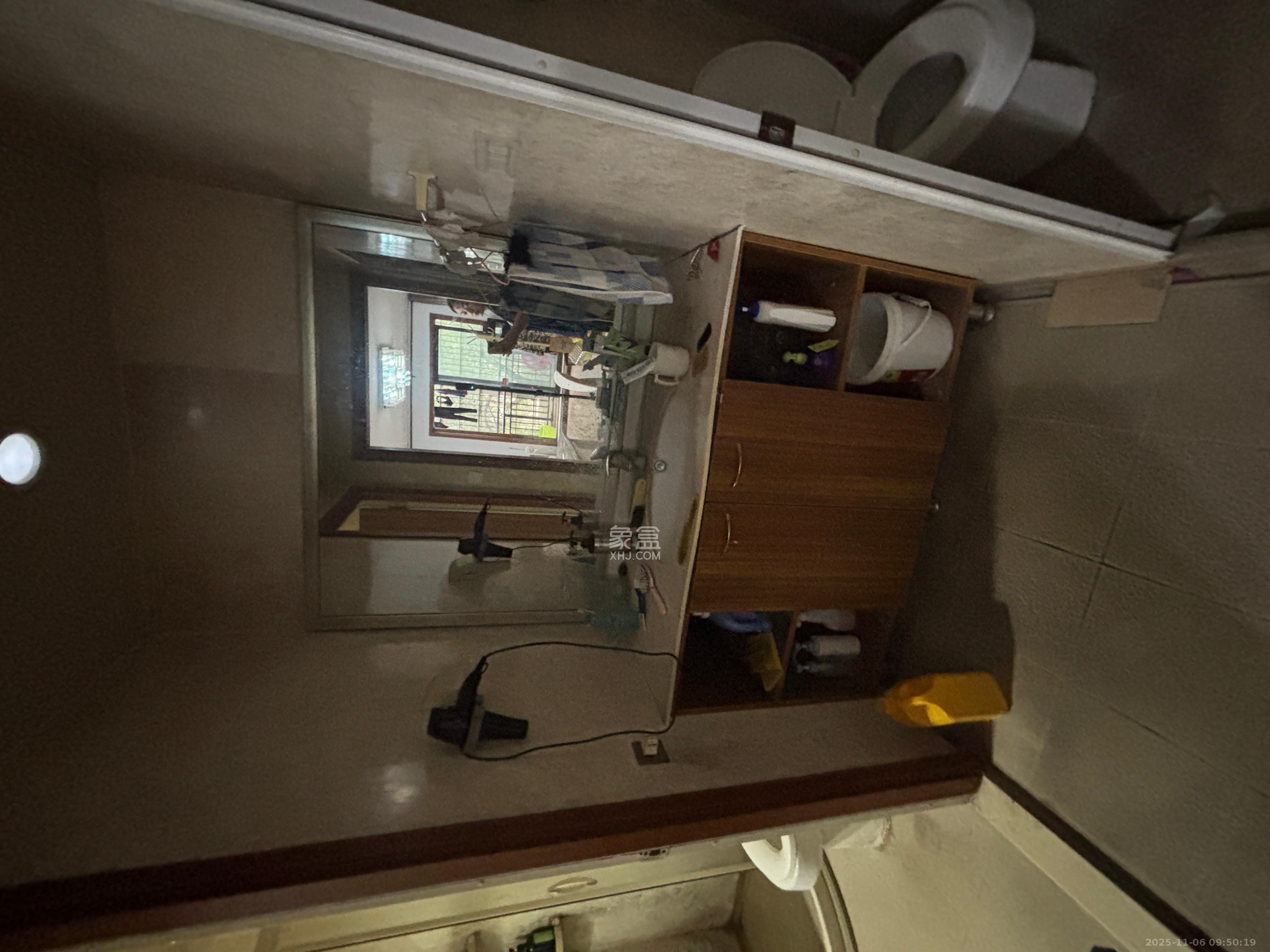 花漾年华（桂花园）  1室2厅1卫    2500.0元/月室内图