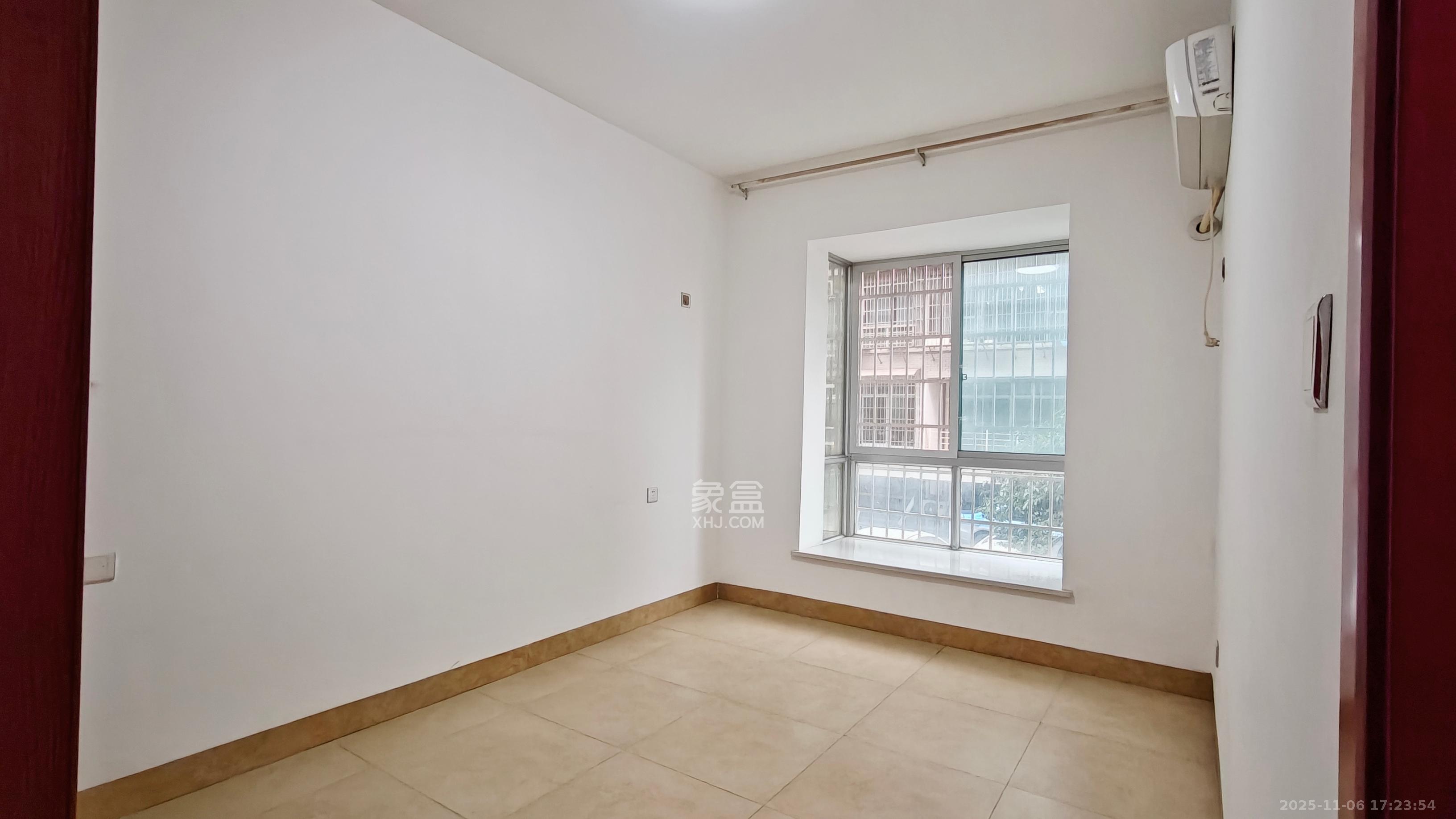 锑都家园  3室2厅2卫    1700.0元/月室内图