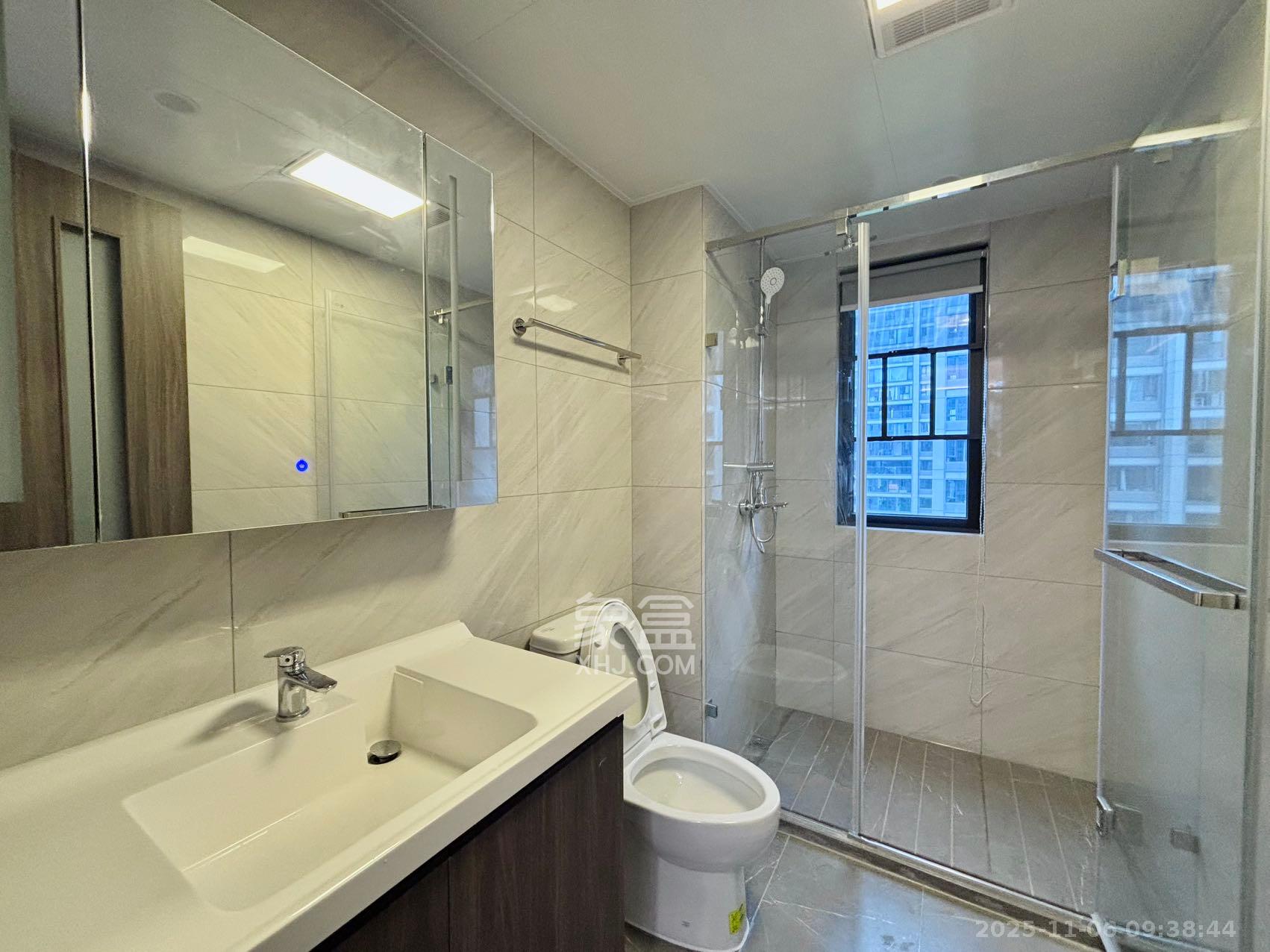 龙湖舜山府  4室2厅2卫    7000.0元/月室内图