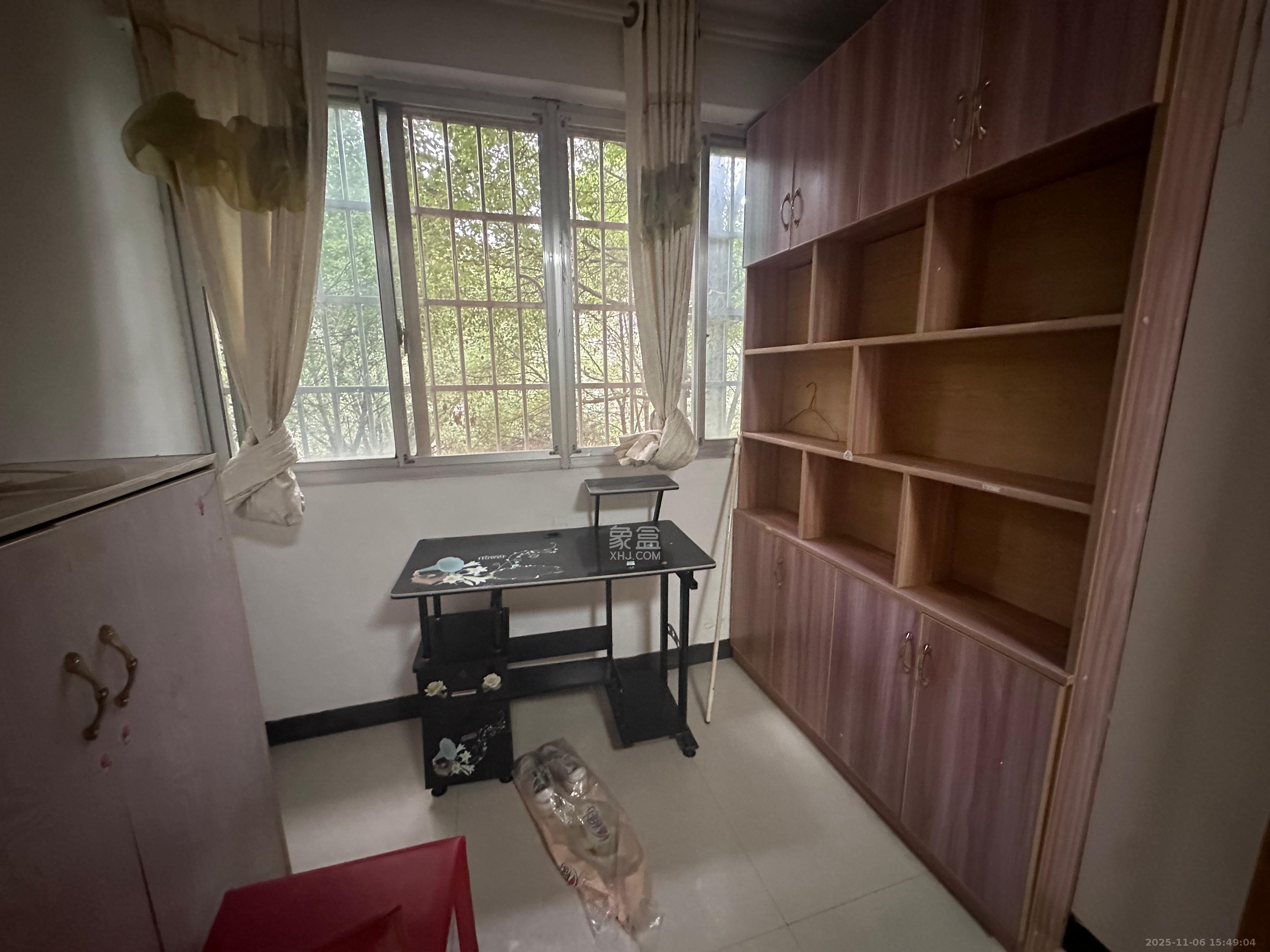 鄱阳小区  2室2厅1卫    1350.0元/月室内图