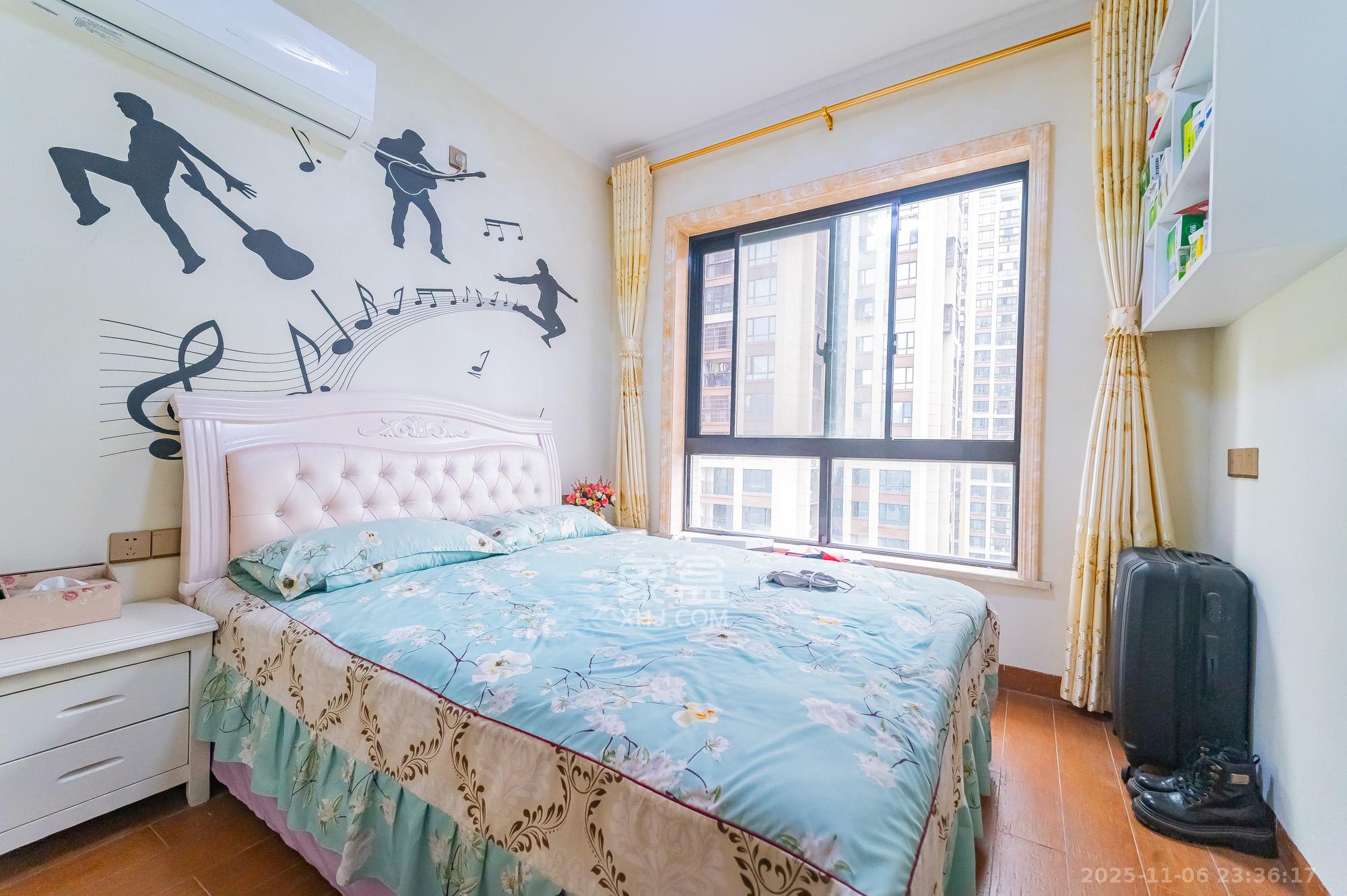 国泰九龙湾  4室2厅2卫    102.0万卧室