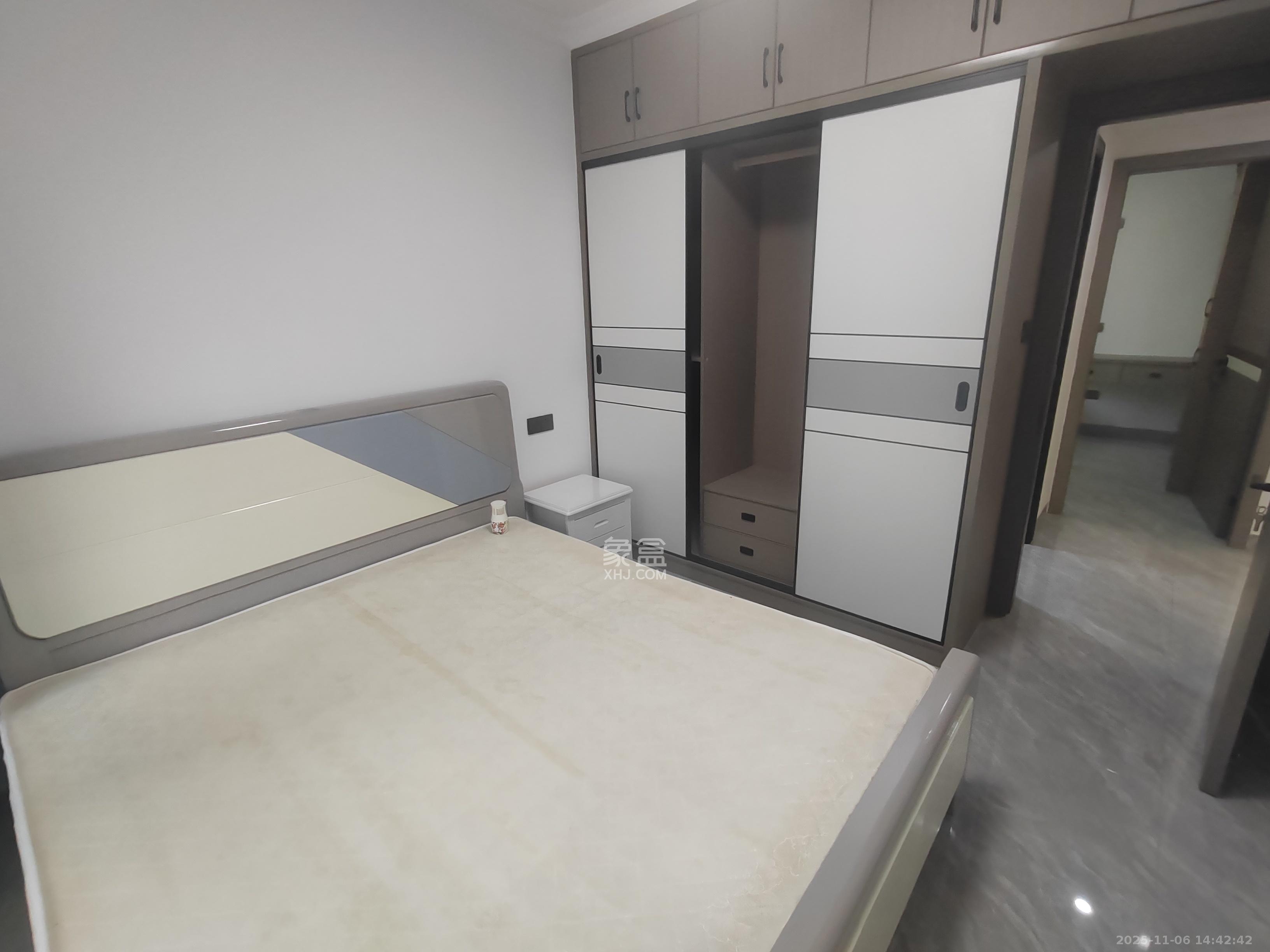 和润园三期  2室2厅1卫    2300.0元/月室内图