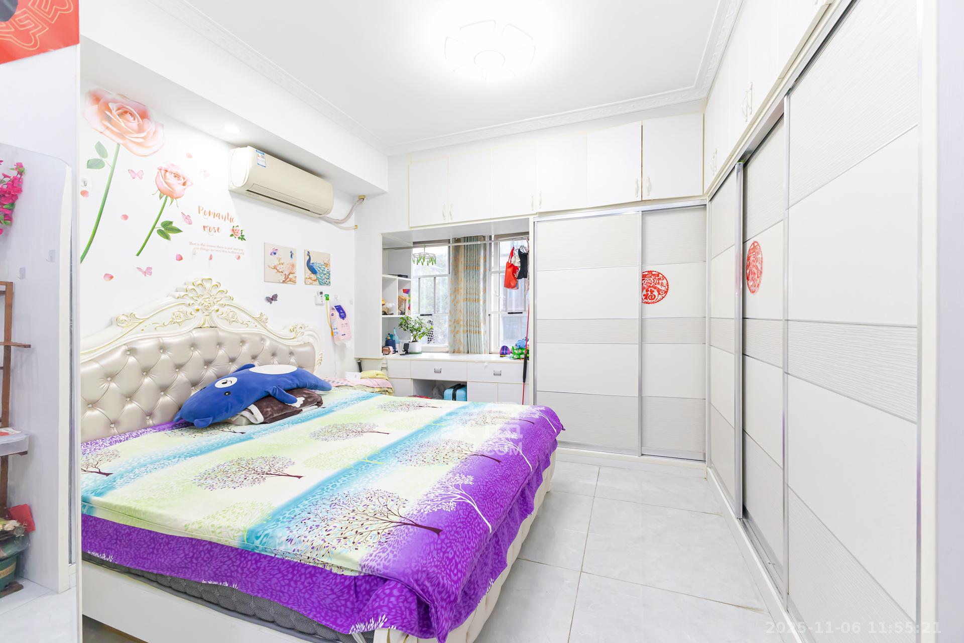 山与墅  1室1厅1卫    31.8万卧室