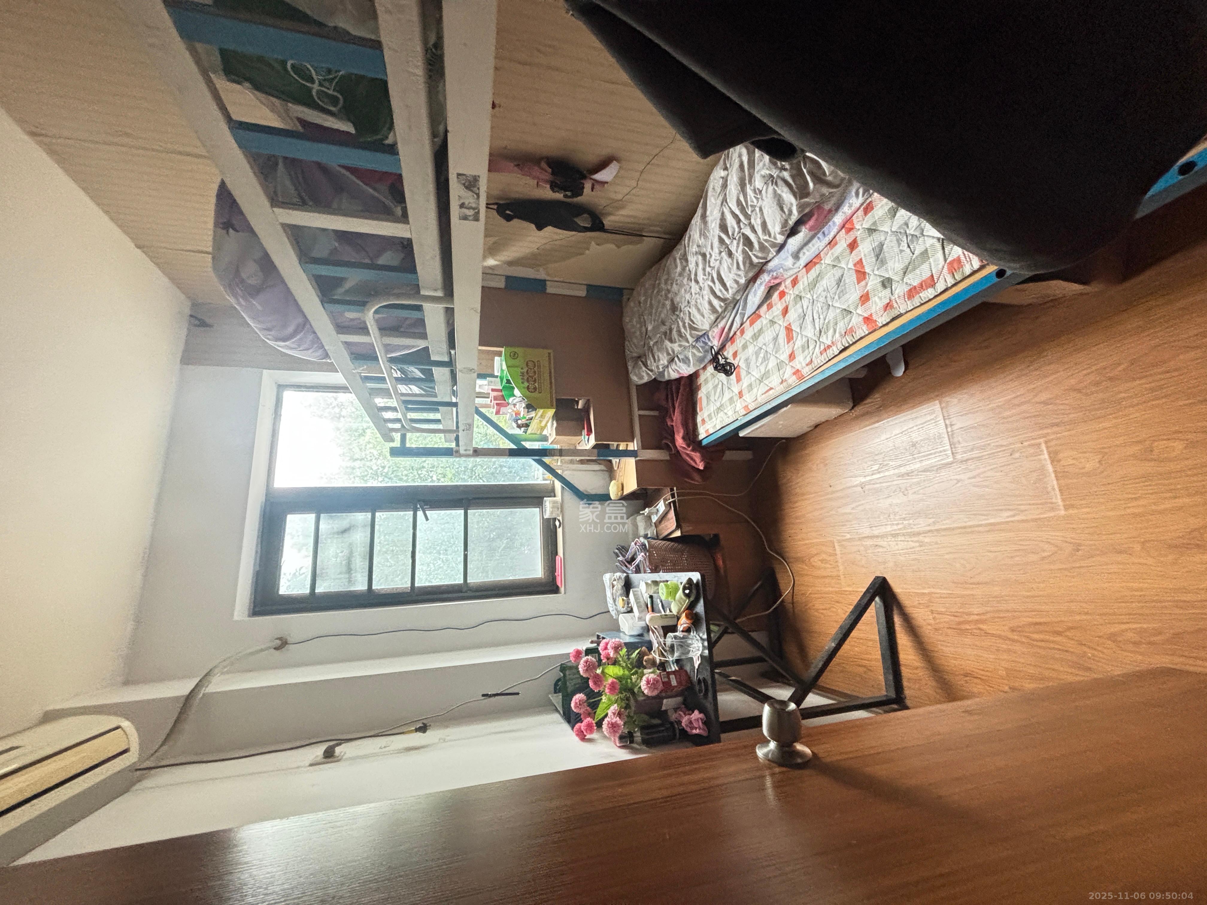 花漾年华（桂花园）  1室2厅1卫    2500.0元/月室内图