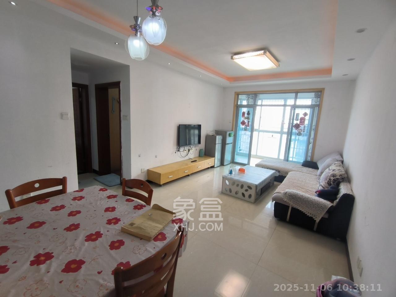 天天向上  2室2厅1卫    2000.0元/月室内图