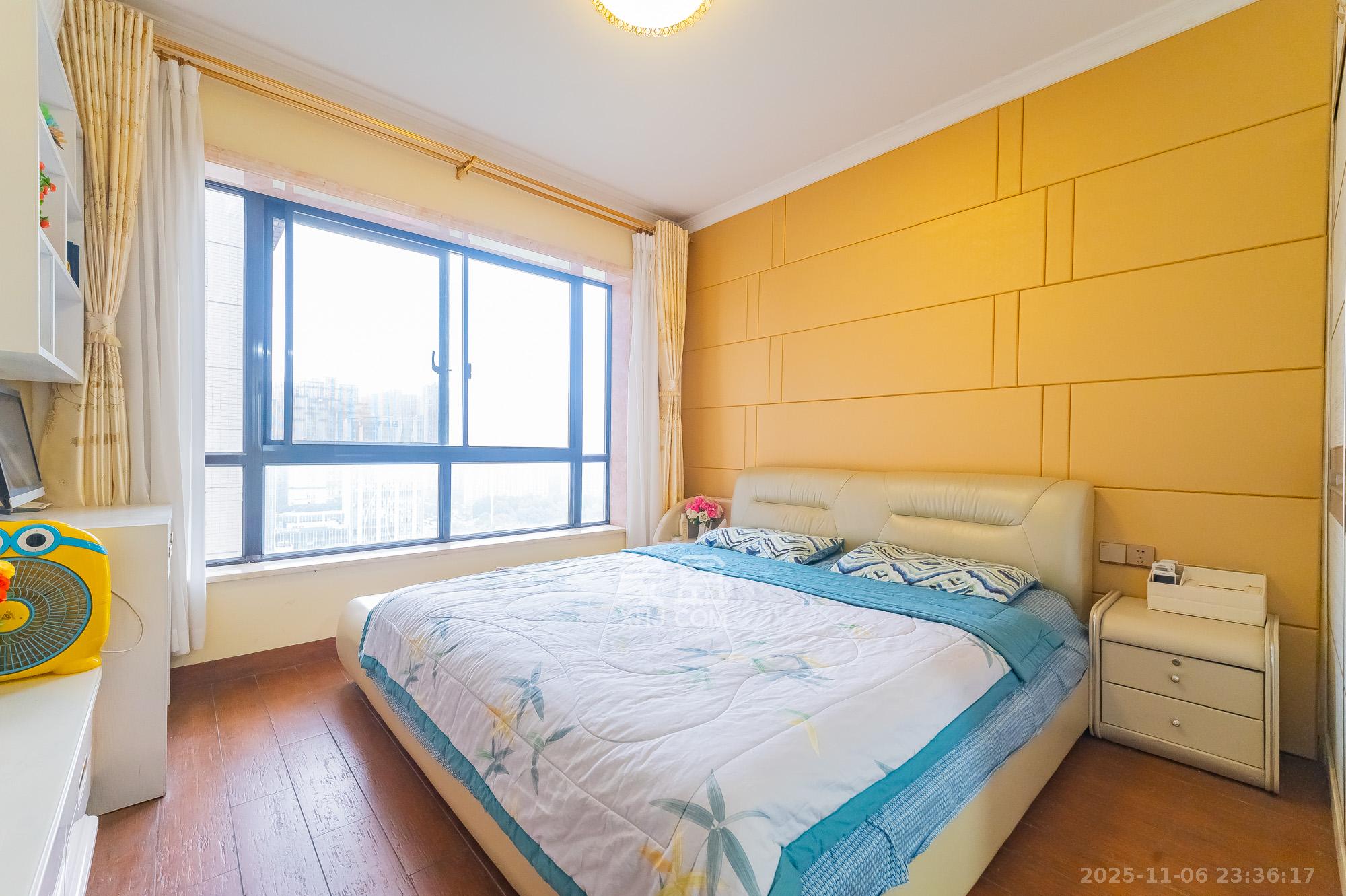 国泰九龙湾 4室2厅2卫 102.0万 国泰九龙湾 4室2厅2卫 102.0万卧室