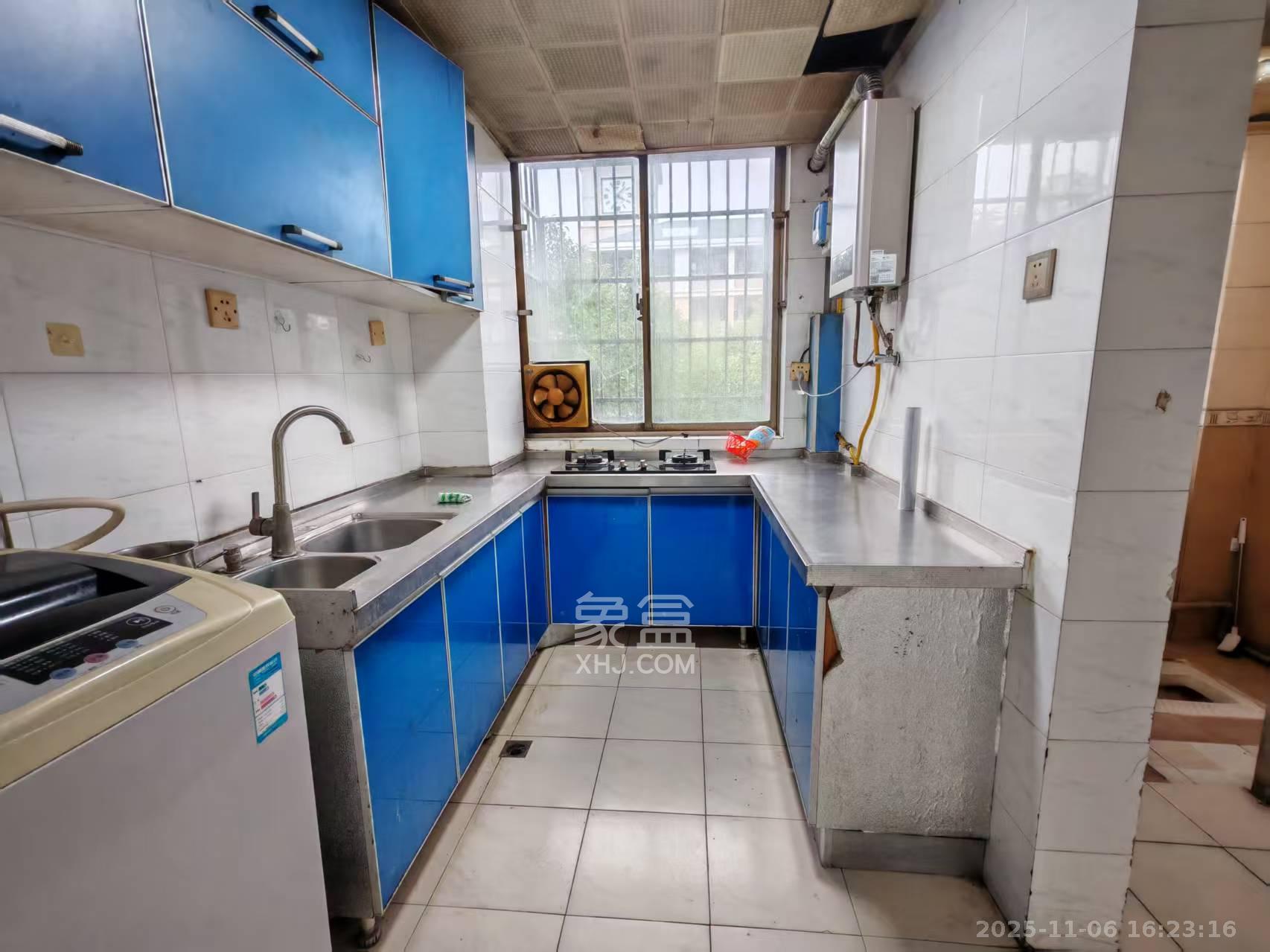 金湘北苑  1室2厅1卫    2200.0元/月室内图