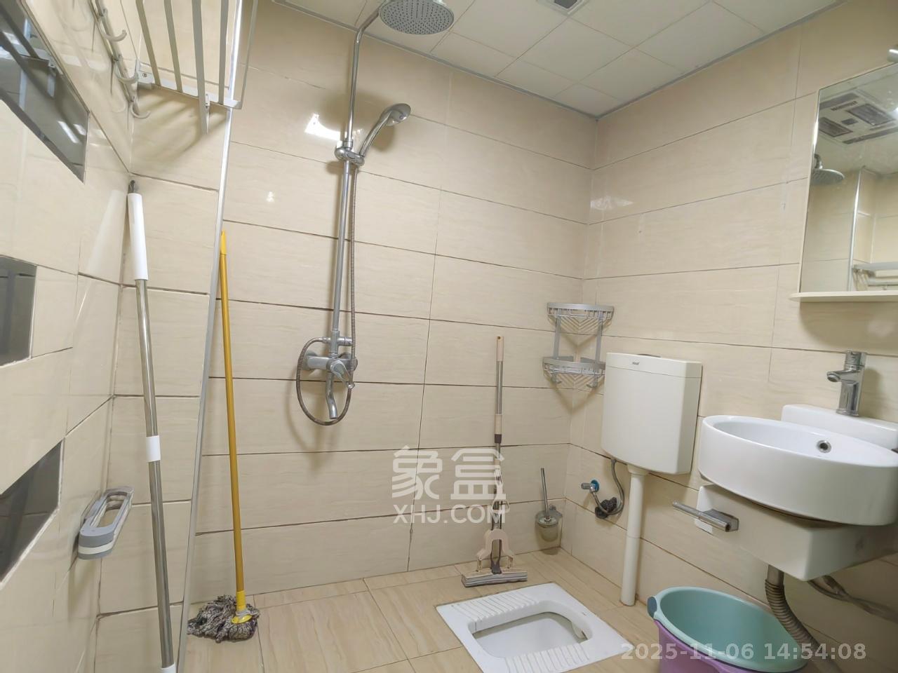 东玺门  4室2厅2卫    4200.0元/月室内图