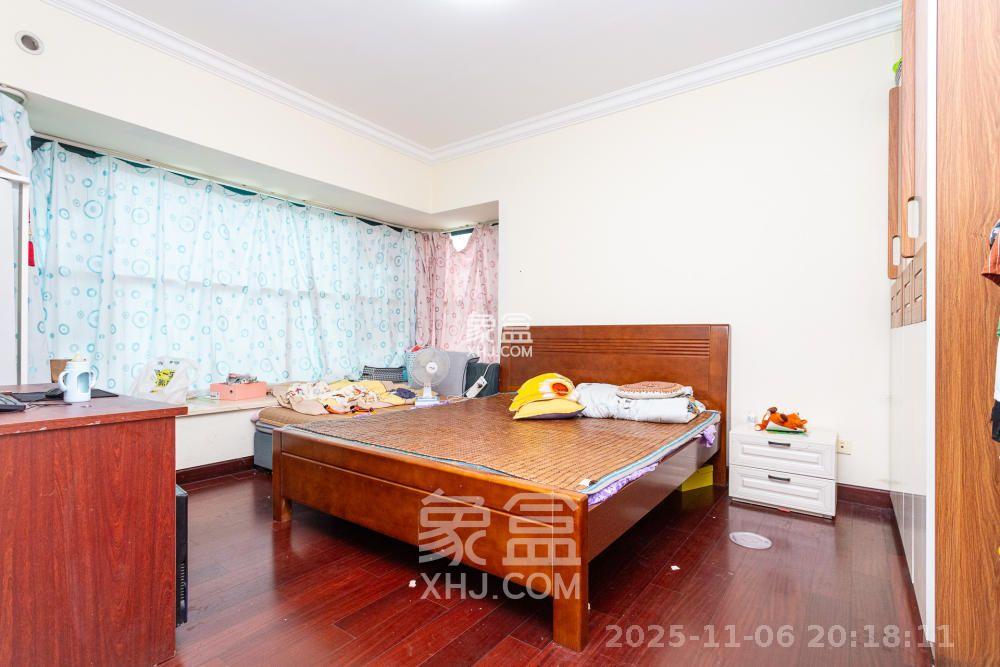 恒大名都  5室2厅3卫    4000.0元/月室内图