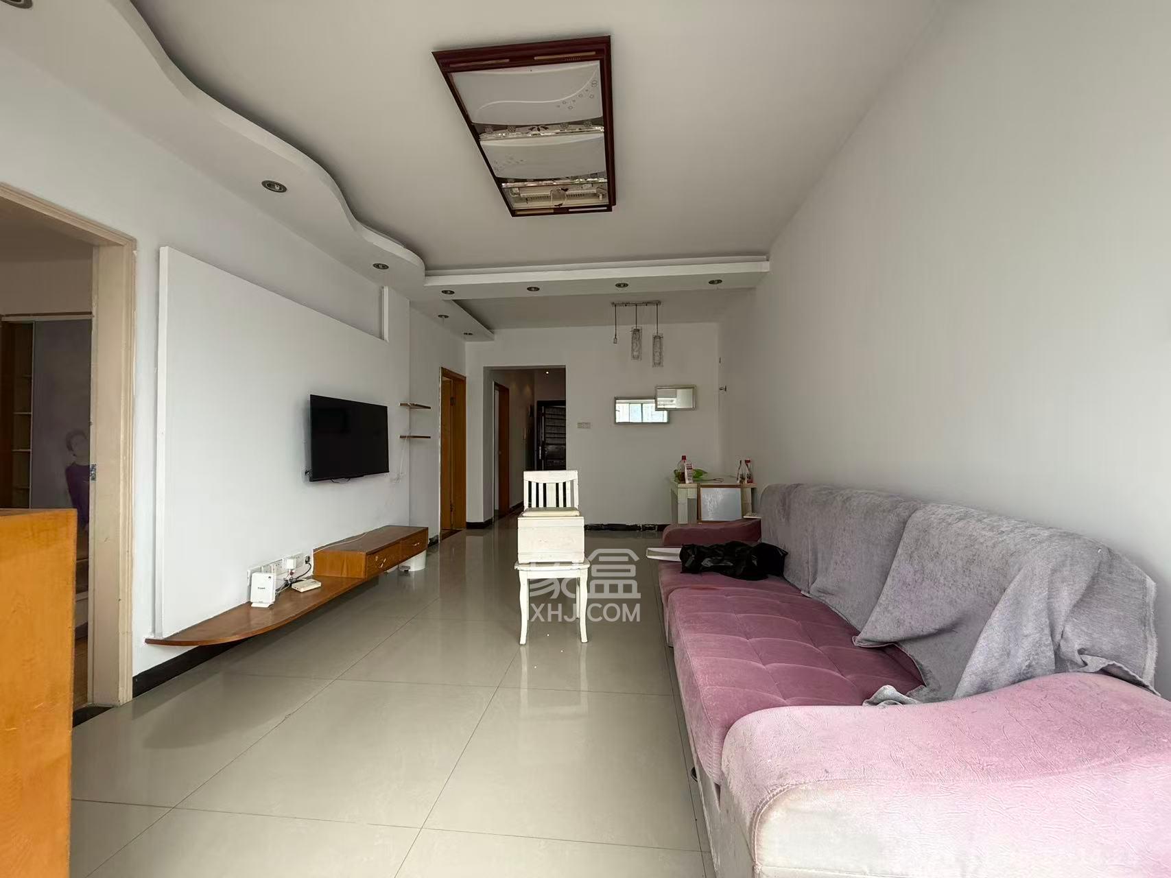 山水华景  3室2厅1卫    2400.0元/月室内图