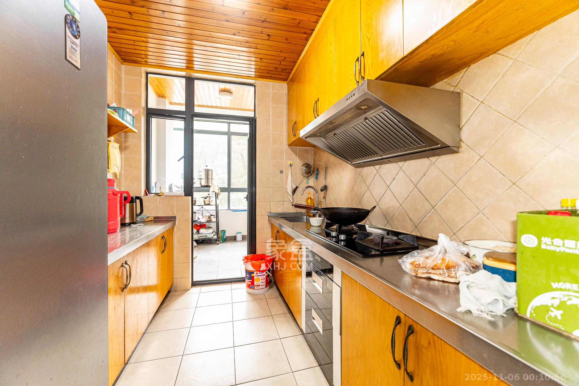 鹏基诺亚山林  5室2厅1卫    238.0万厨房