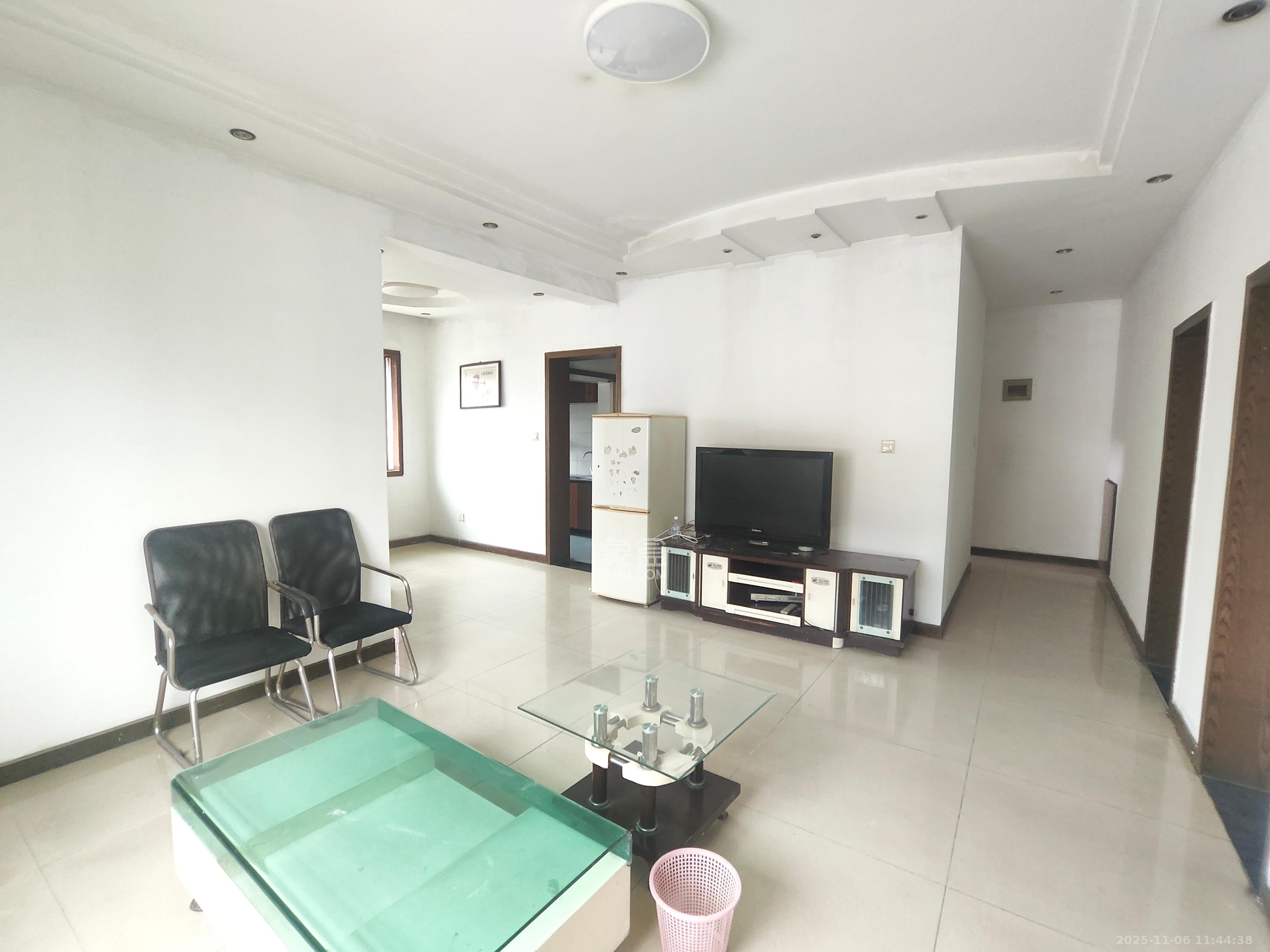 马王堆陶瓷建材新城  3室2厅1卫    1600.0元/月