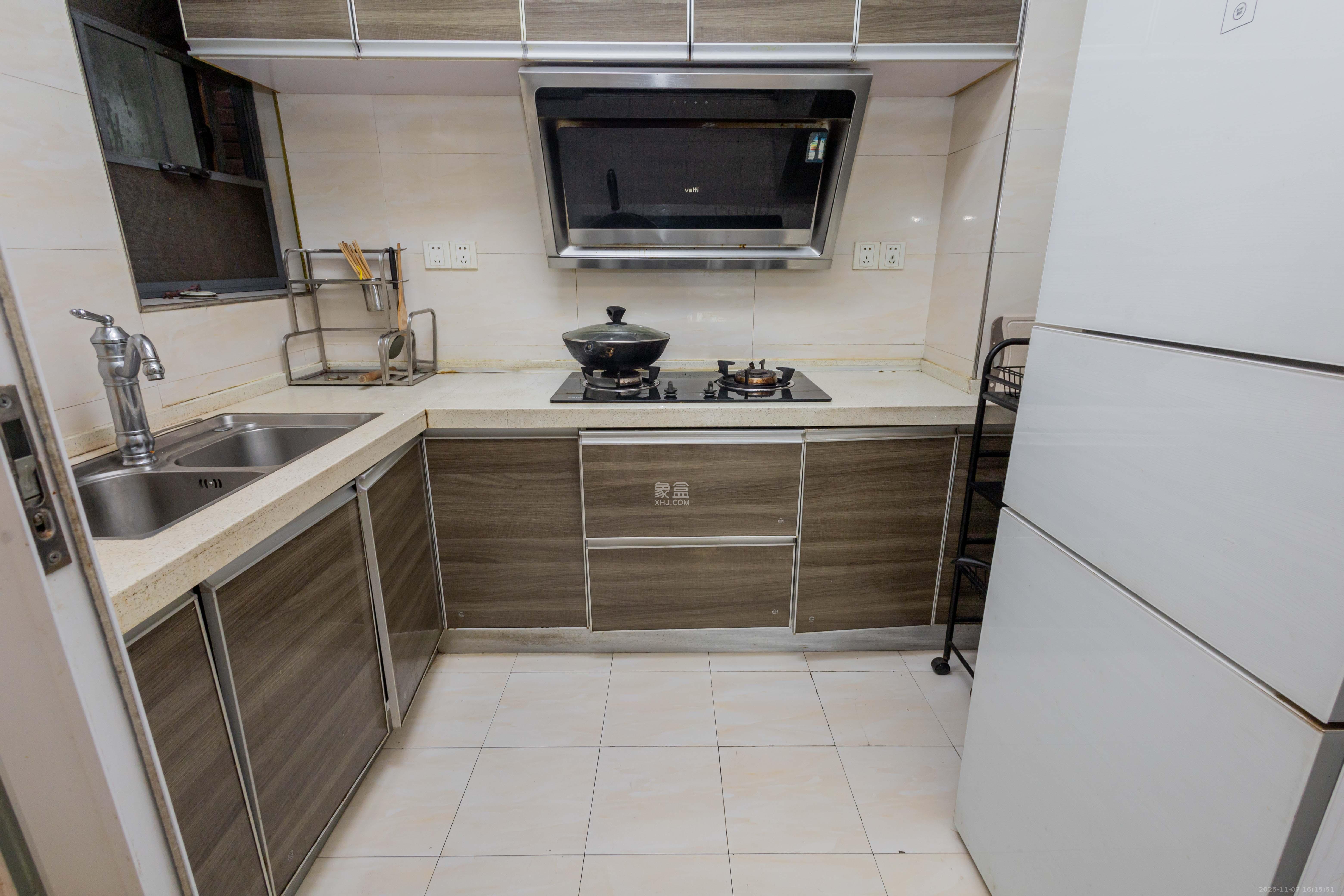 中国铁建国际城二期 3室2厅1卫 48.8万 中国铁建国际城二期 3室2厅1卫 48.8万厨房