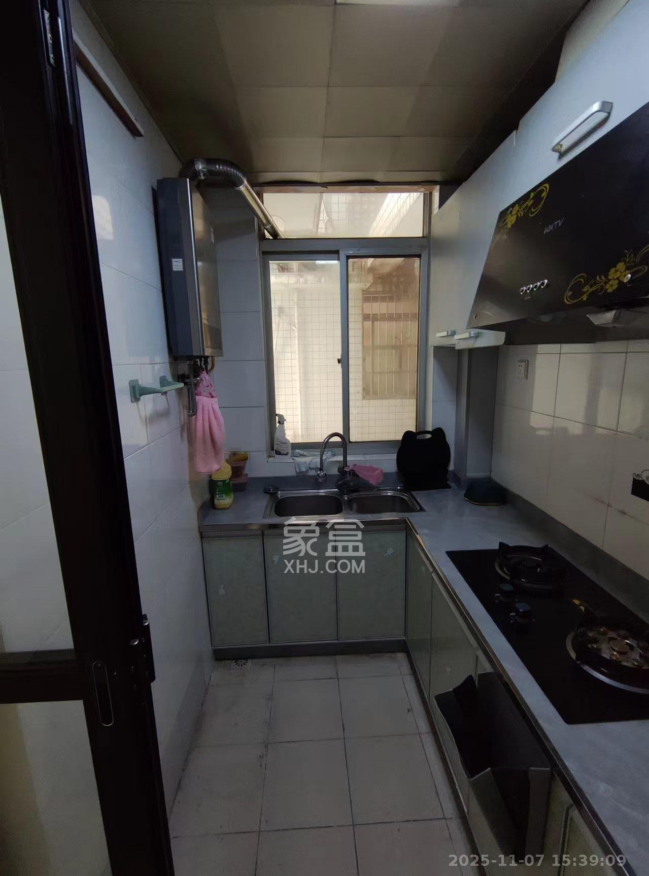 东方新世界  1室1厅1卫    1300.0元/月室内图