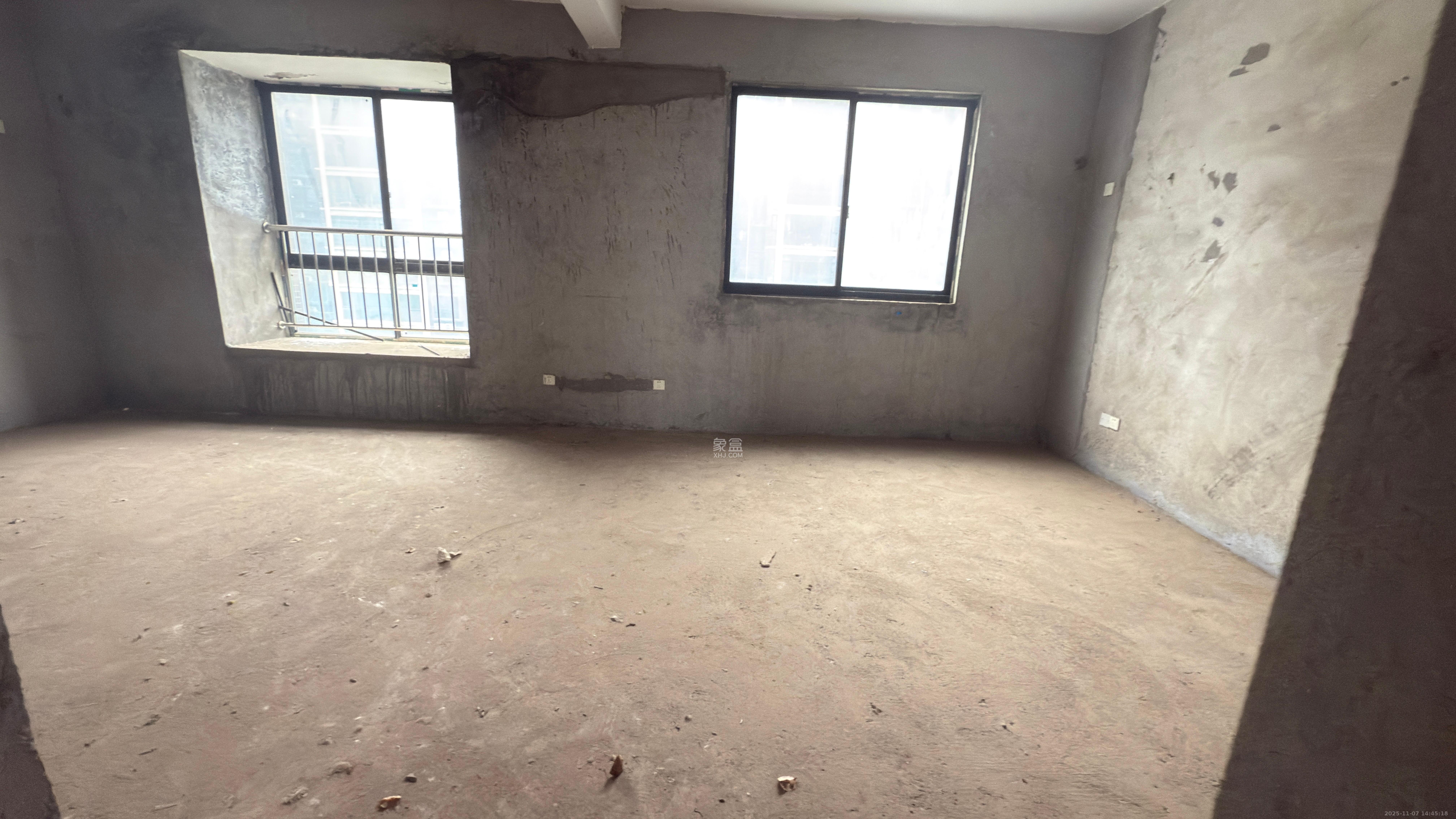 九华湘军源  1室0厅0卫    42.4万客厅