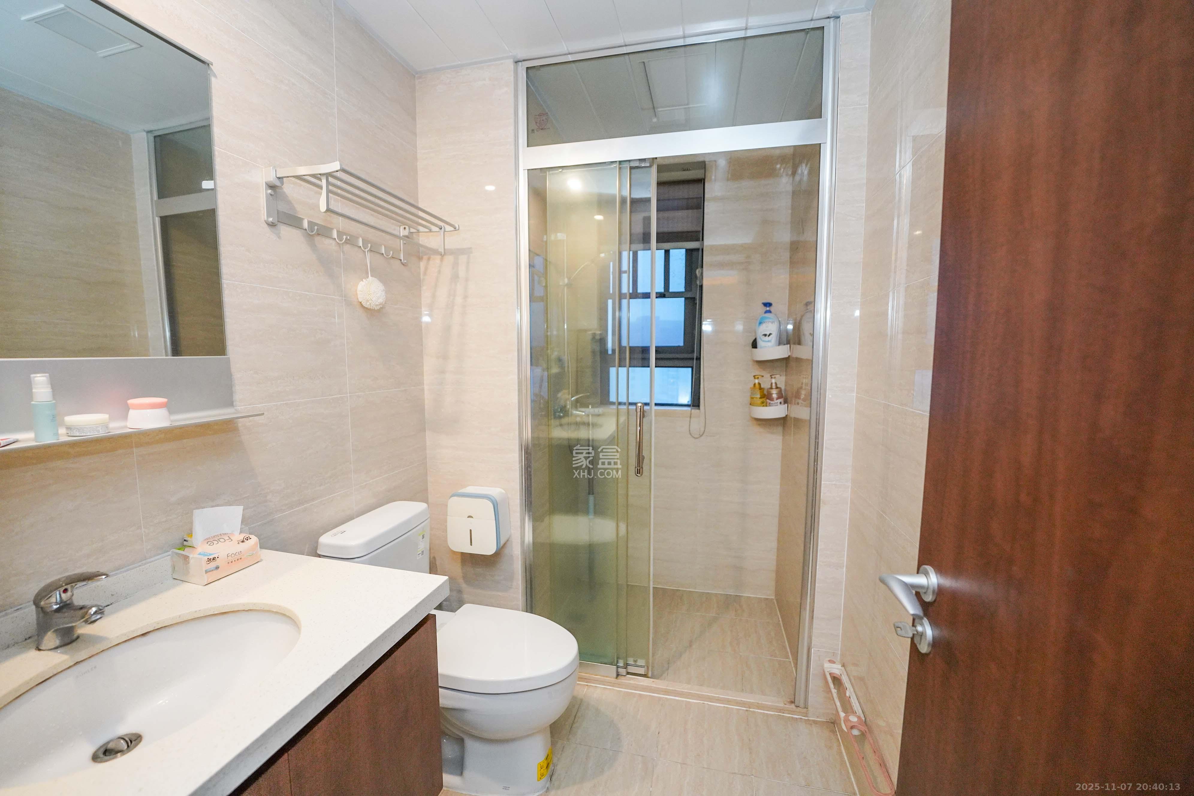 汇金城/嘉华城（二期、三期）  3室2厅2卫    138.0万卫生间