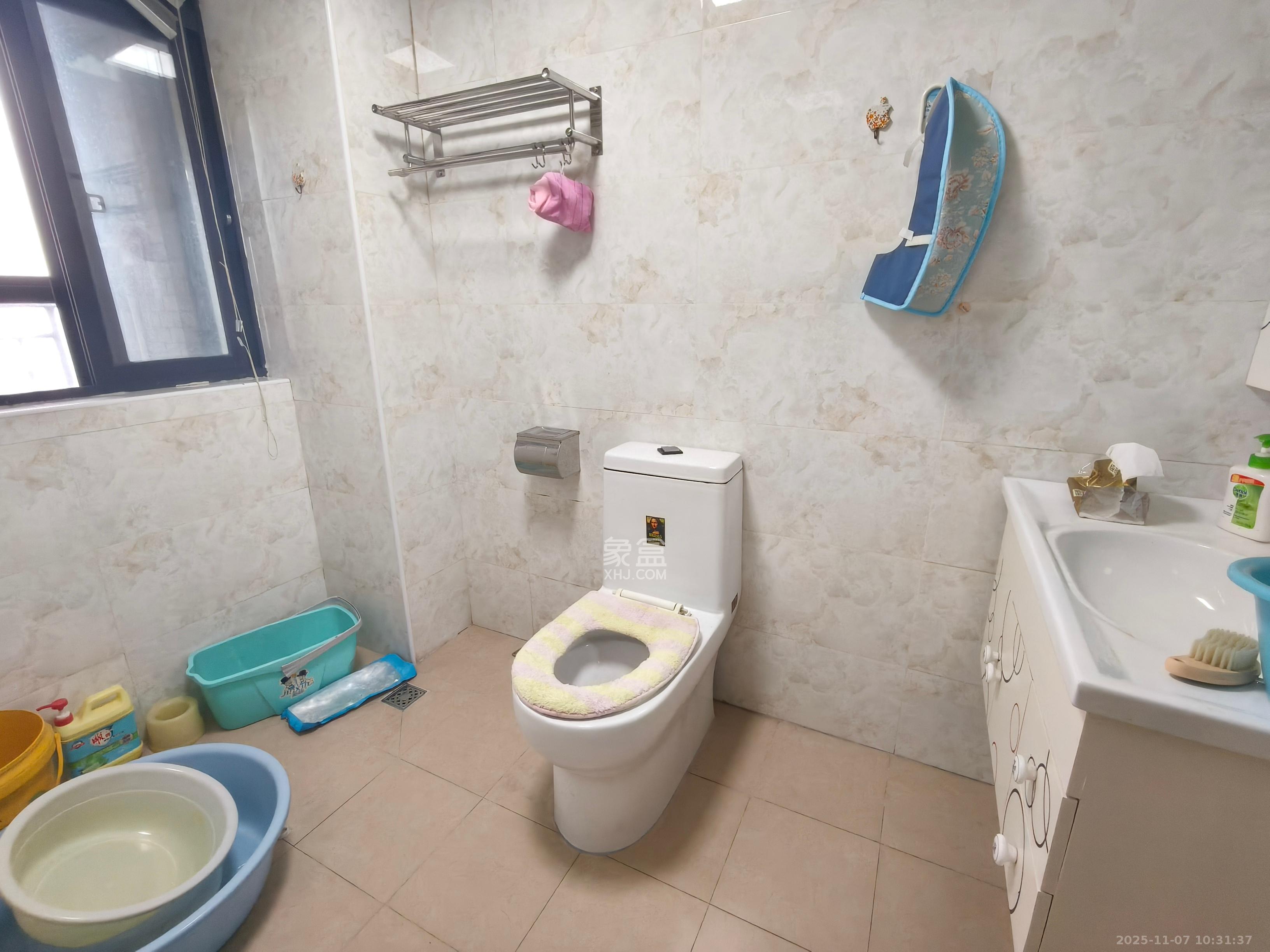 康桥长郡  3室2厅2卫    1900.0元/月室内图