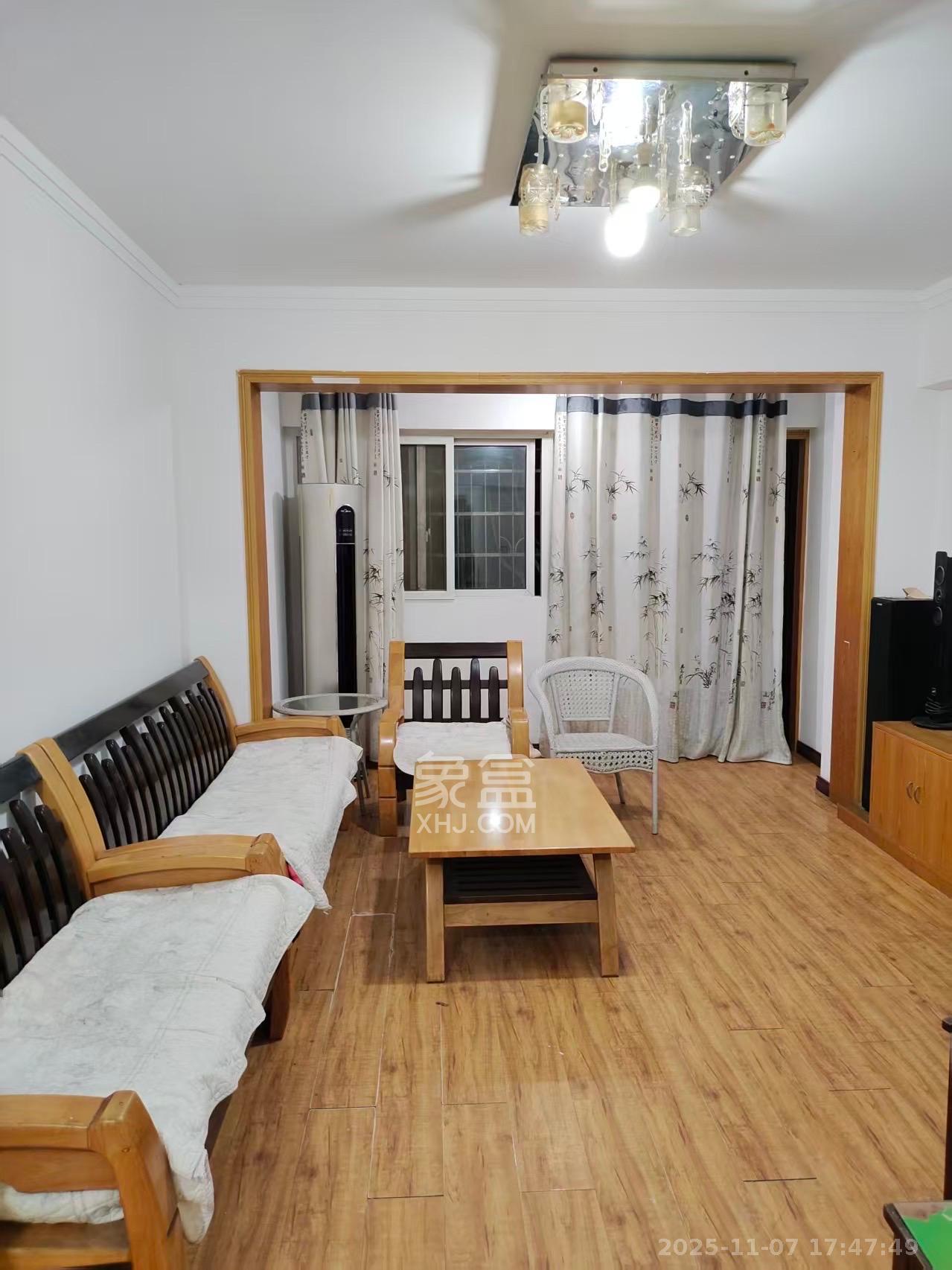 锦绣家园  1室1厅1卫    2000.0元/月