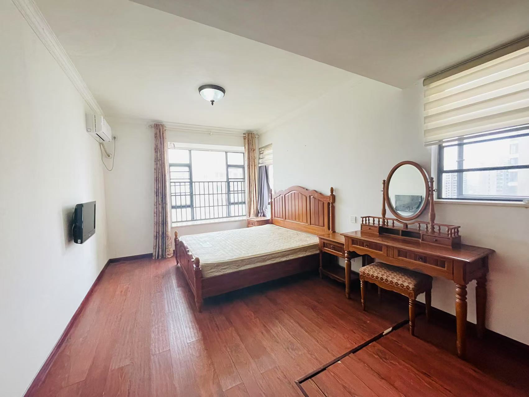 兆南丽湾  2室2厅1卫    2300.0元/月室内图