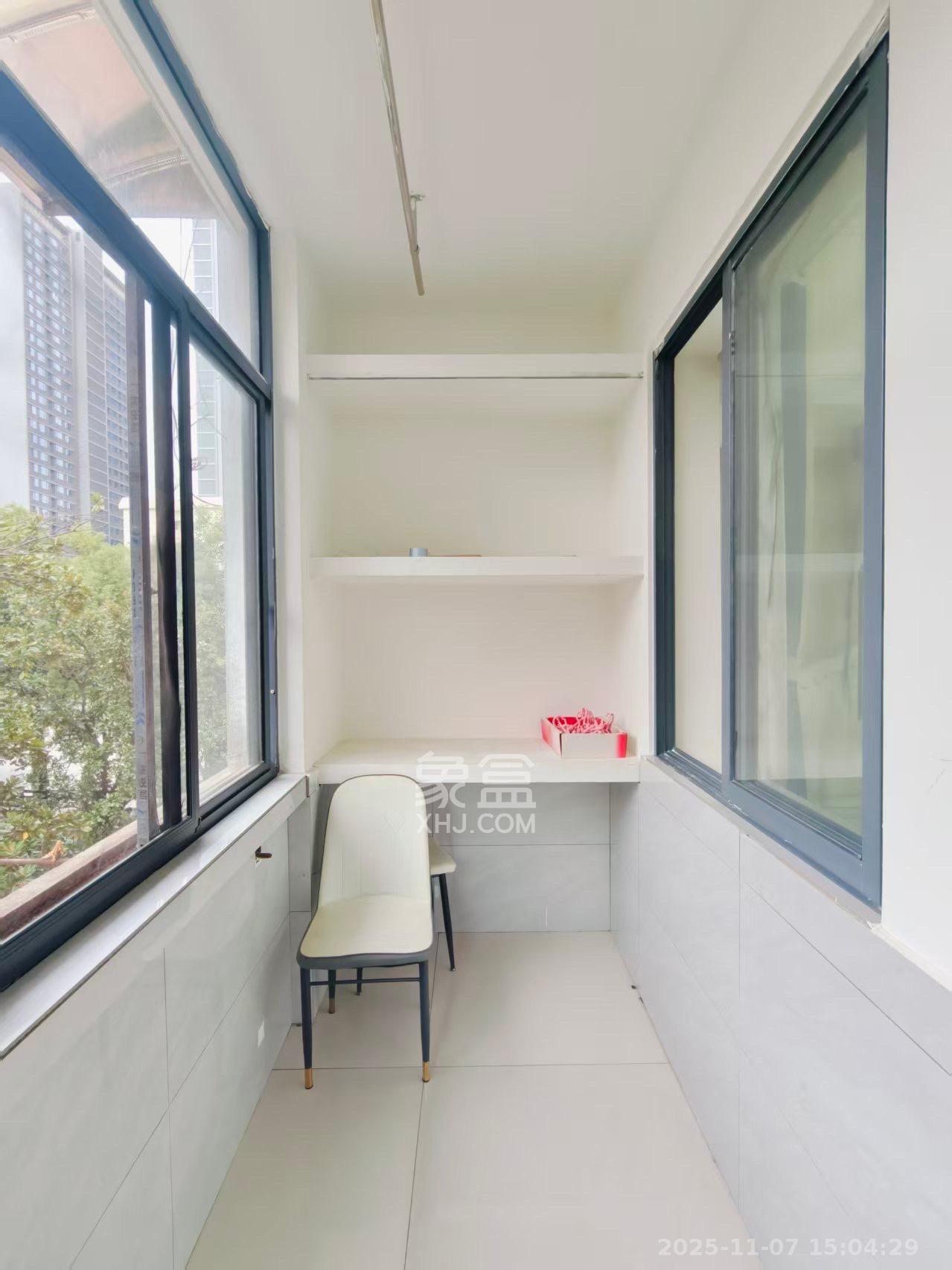 东风二村社区房  1室1厅1卫    2500.0元/月室内图