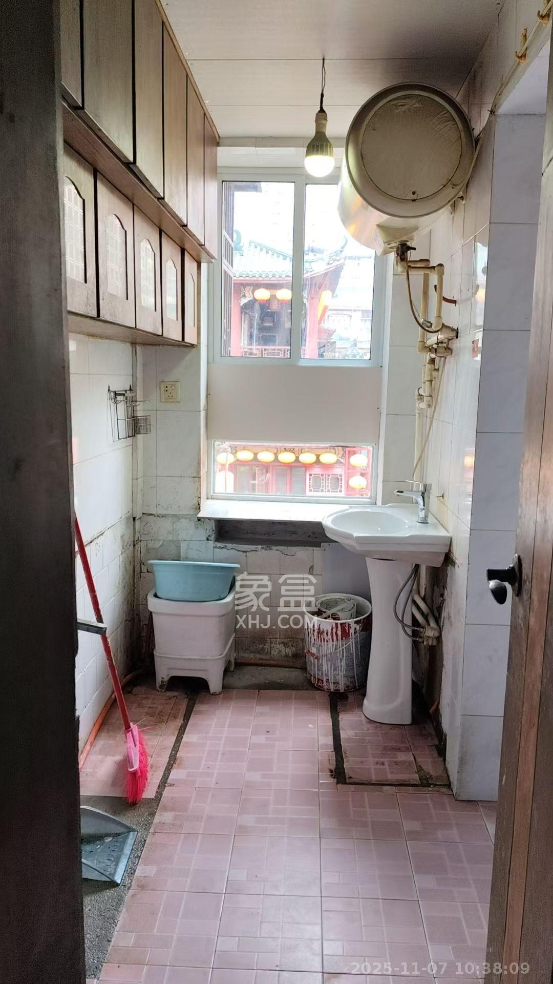 聚福民居 2室1厅1卫 2000.0元/月 聚福民居 2室1厅1卫 2000.0元/月室内图