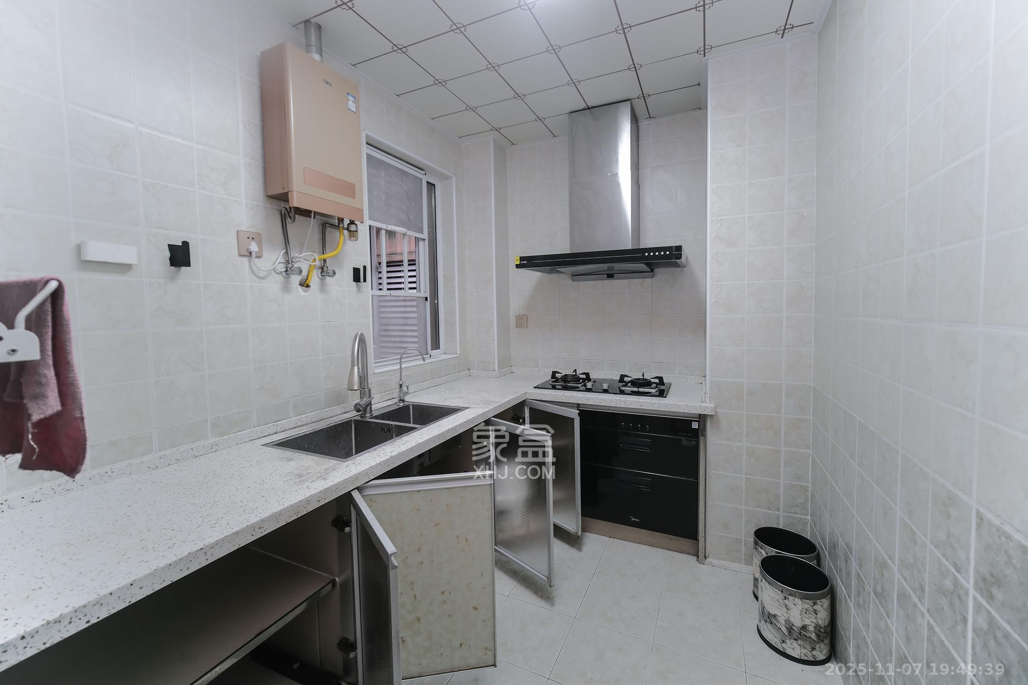 荣盛花语城 3室2厅2卫 65.0万 荣盛花语城 3室2厅2卫 65.0万厨房