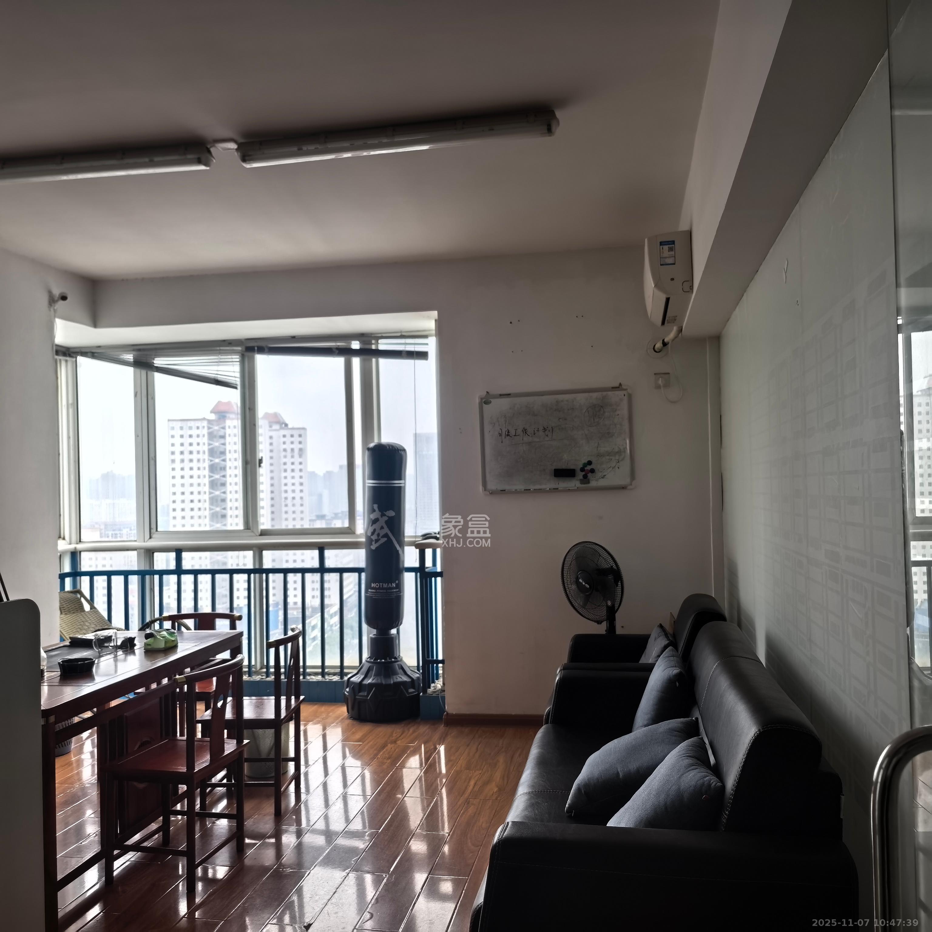 新世纪花苑  3室2厅2卫    4000.0元/月室内图