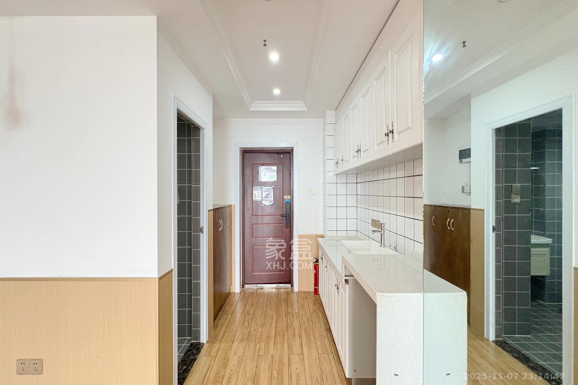 江岸丽都(江与城) 1室1厅1卫 83.0万 江岸丽都(江与城) 1室1厅1卫 83.0万厨房