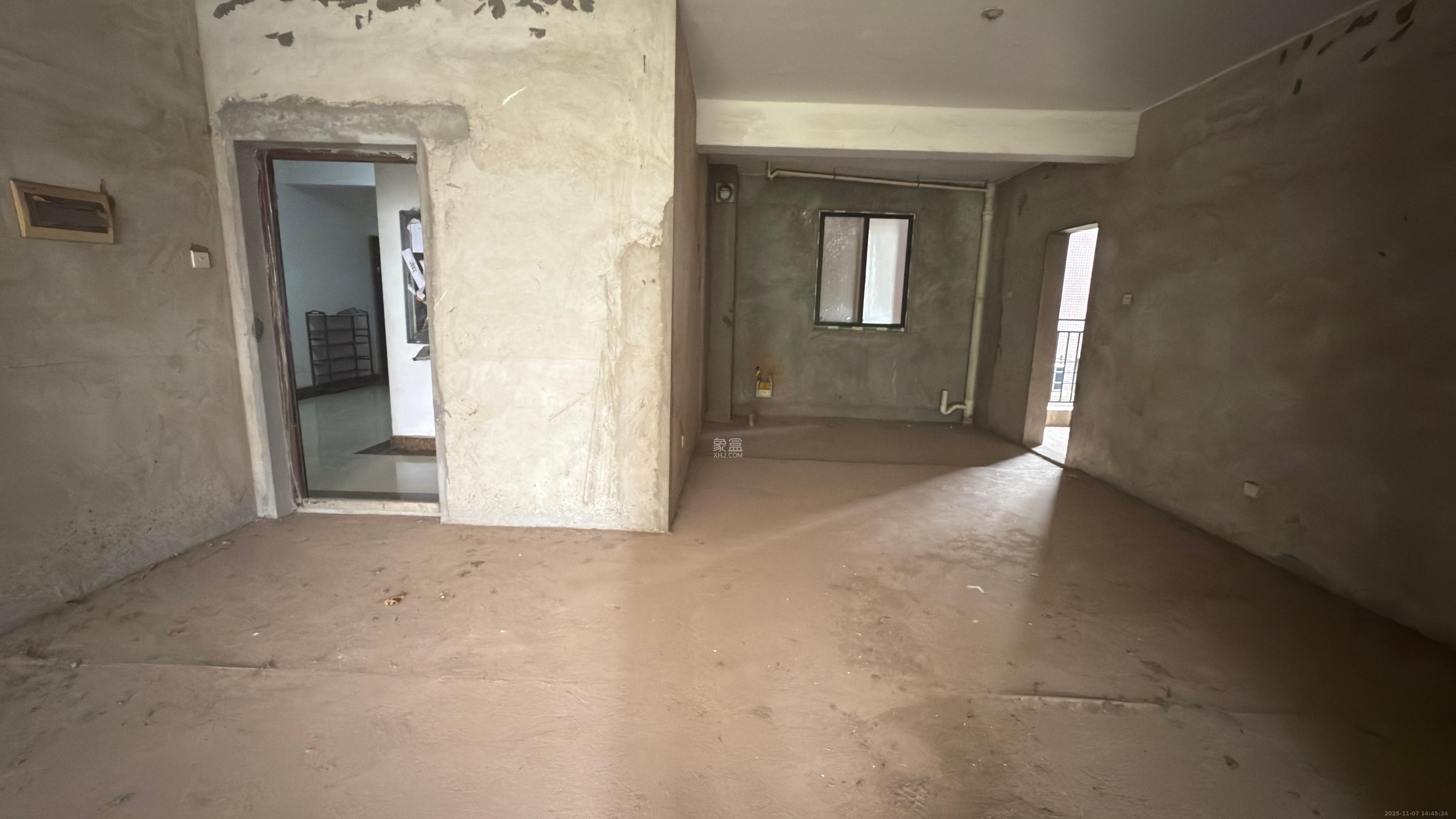 九华湘军源  1室0厅0卫    42.4万客厅