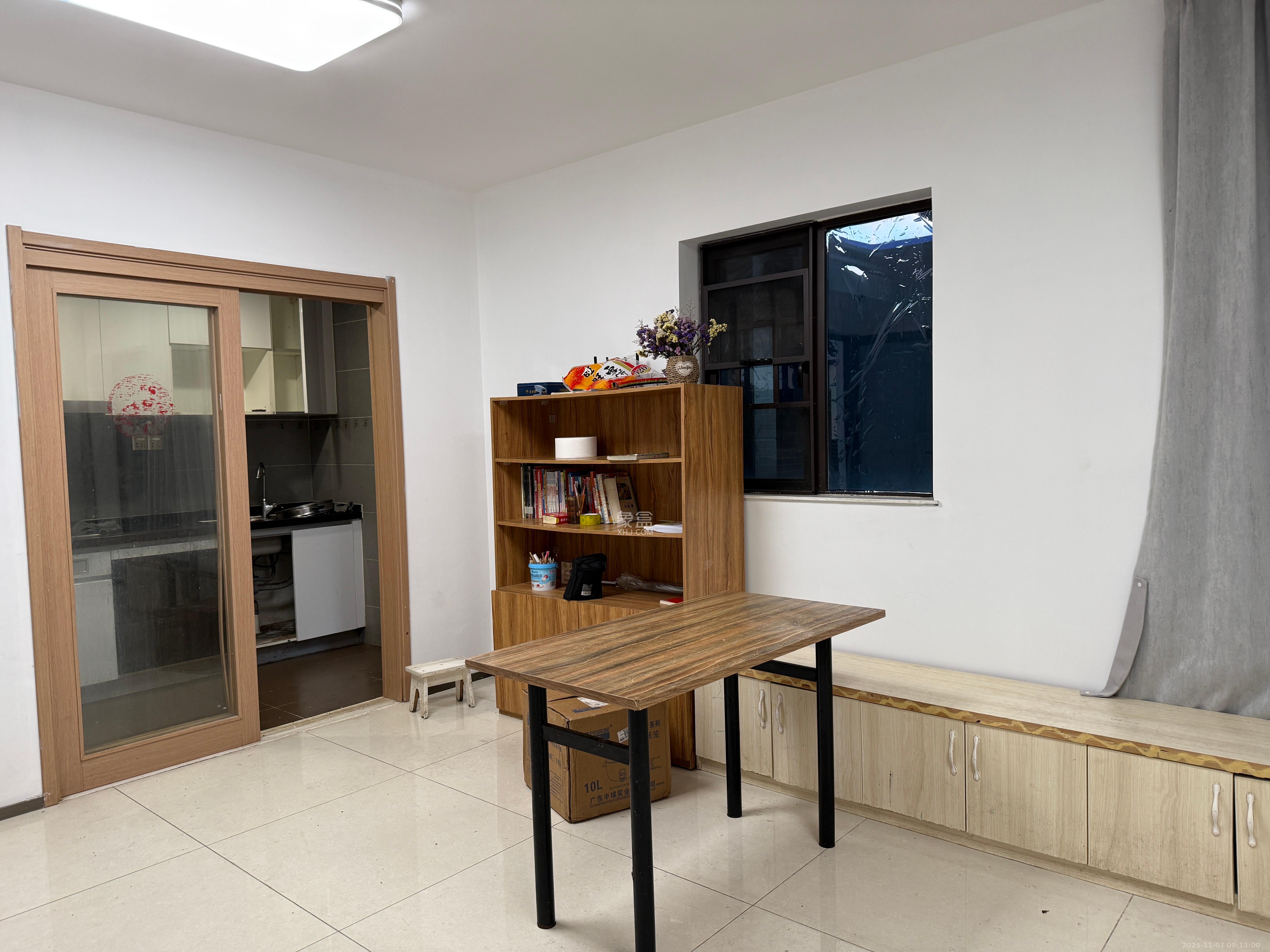 时代倾城二期  3室2厅2卫    2200.0元/月