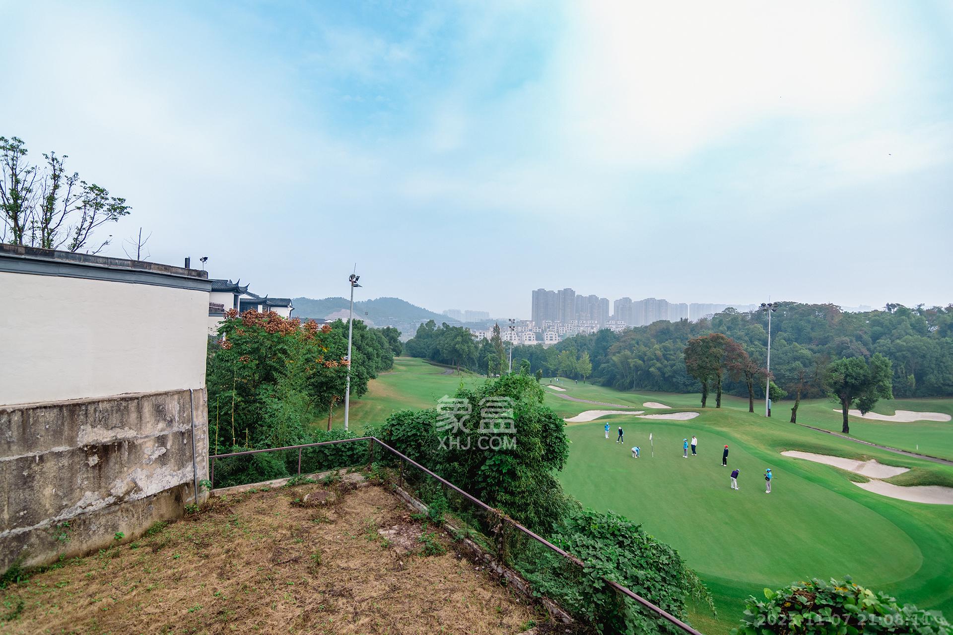 绿城高尔夫小镇  6室2厅2卫    900.0万其他