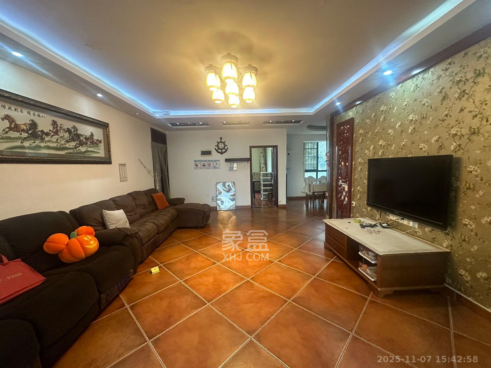 湘江世纪城临江苑  4室2厅2卫    3700.0元/月