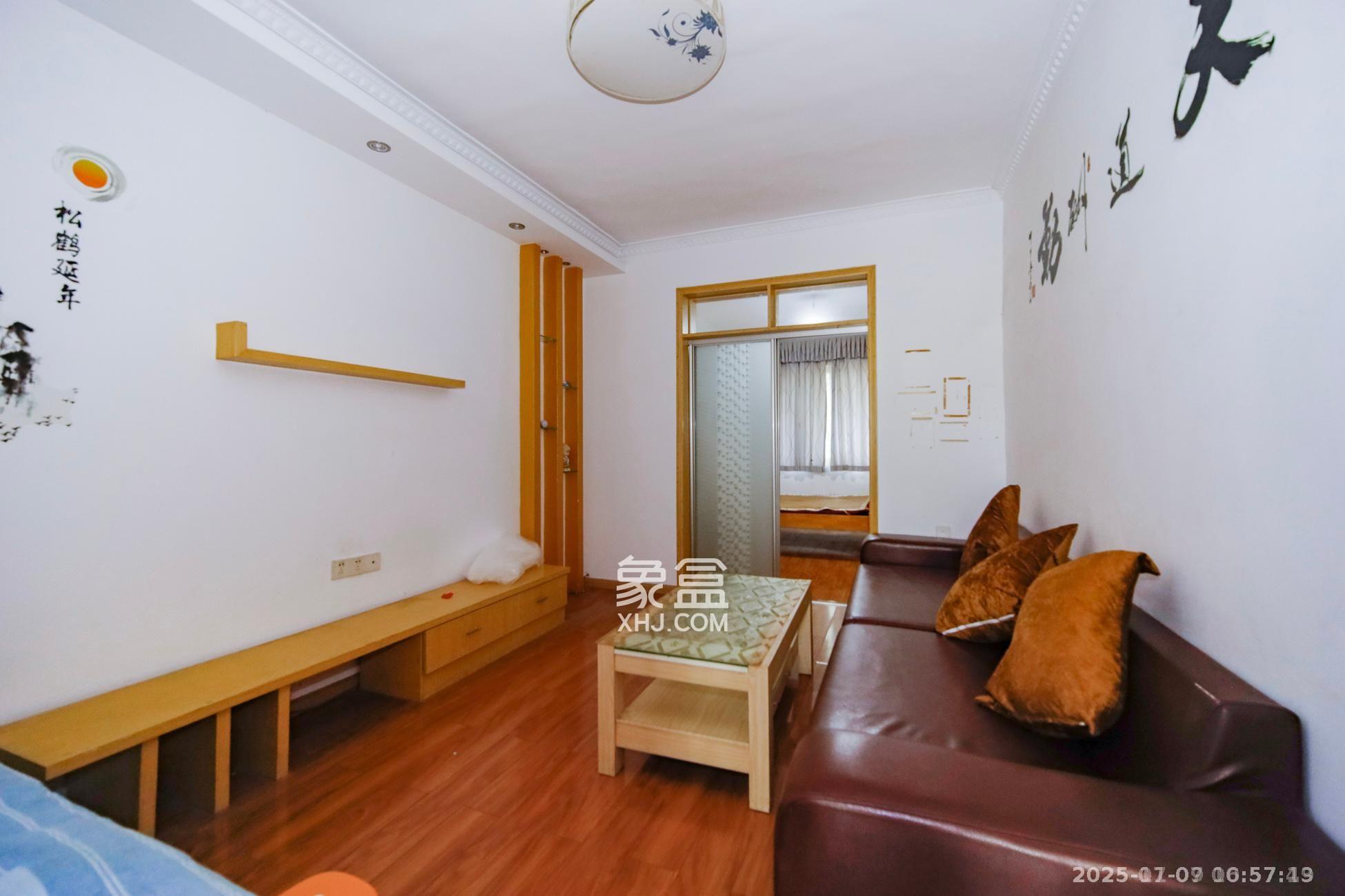 三印宿舍  2室1厅1卫    1500.0元/月