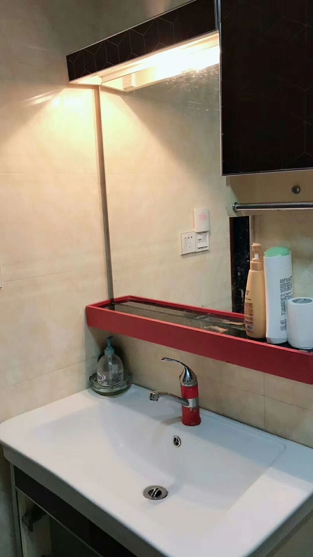 逸臣广场 2室2厅1卫 1500.0元/月 逸臣广场 2室2厅1卫 1500.0元/月室内图