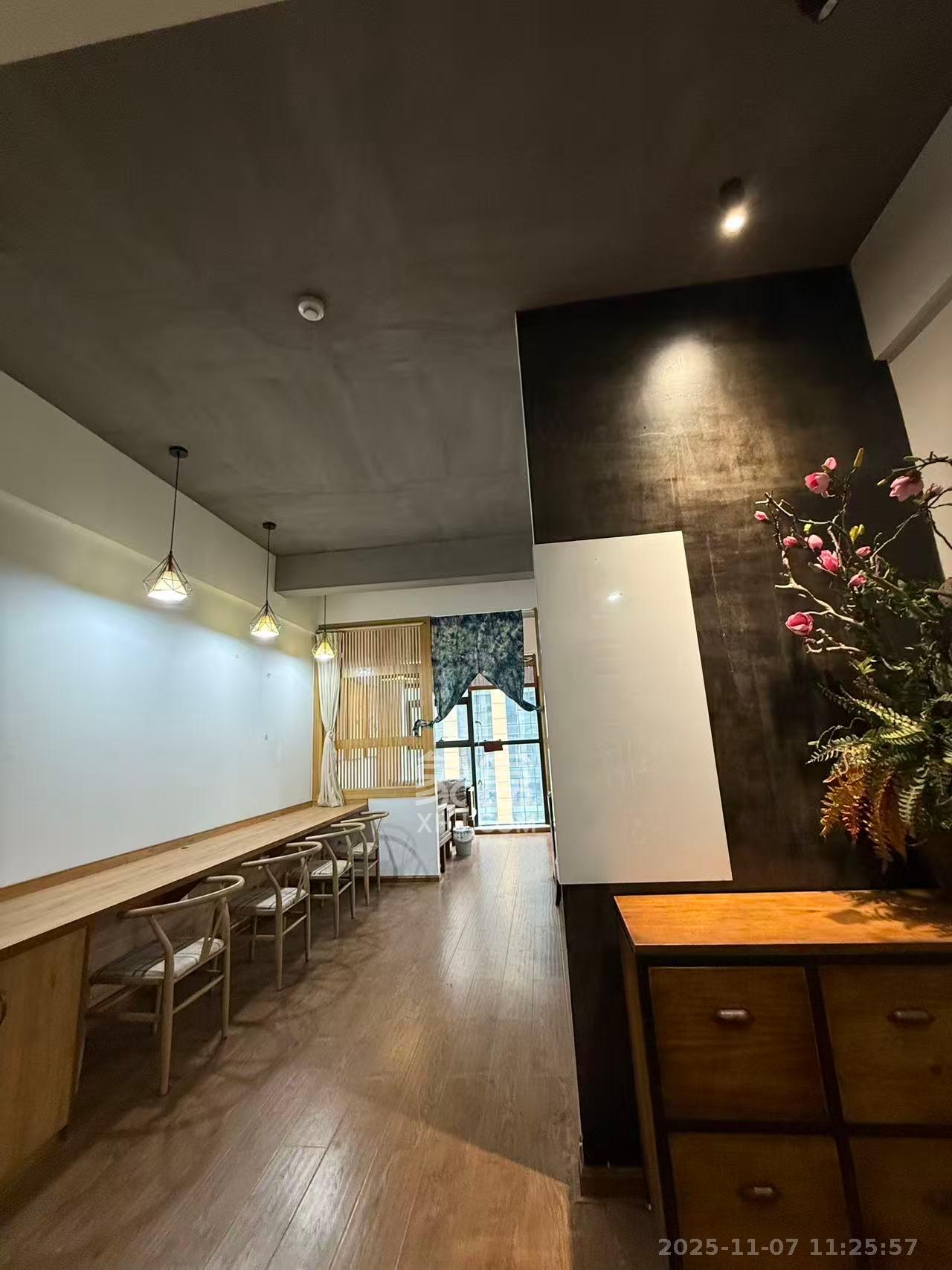 万坤图财富广场  1室1厅1卫    3500.0元/月室内图