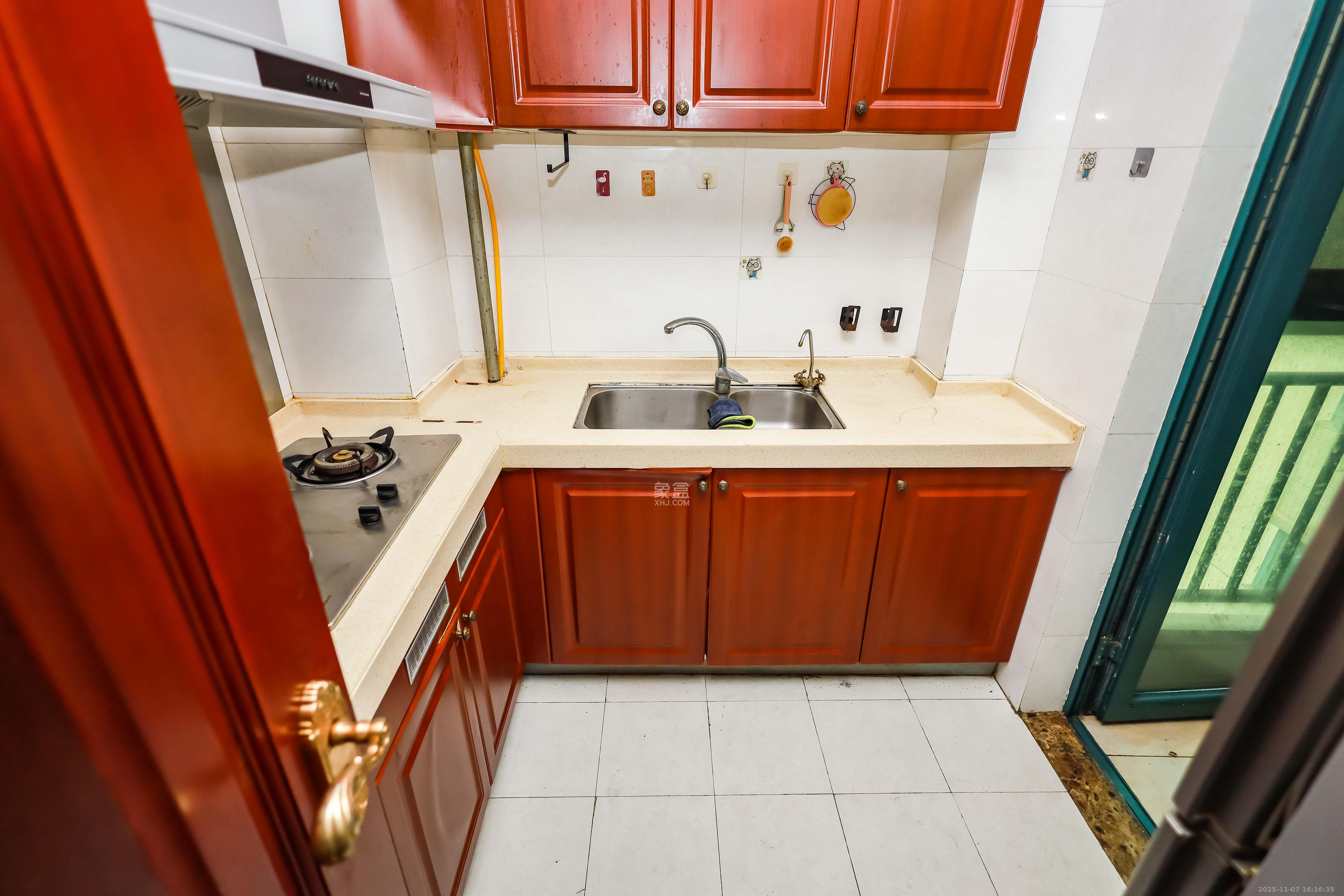 恒大华府  3室2厅1卫    108.0万厨房