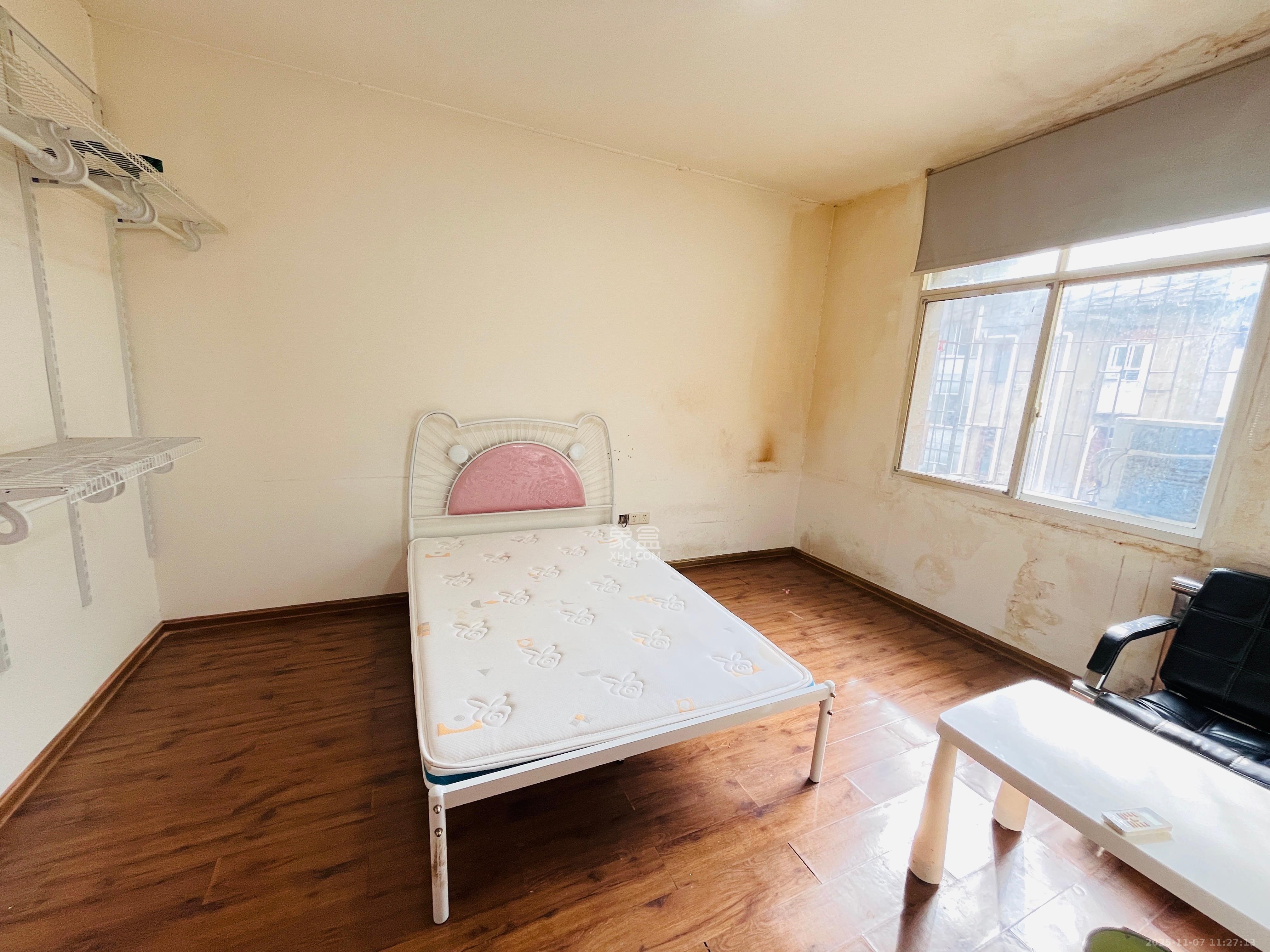 东瓜山二村  1室1厅1卫    1000.0元/月室内图