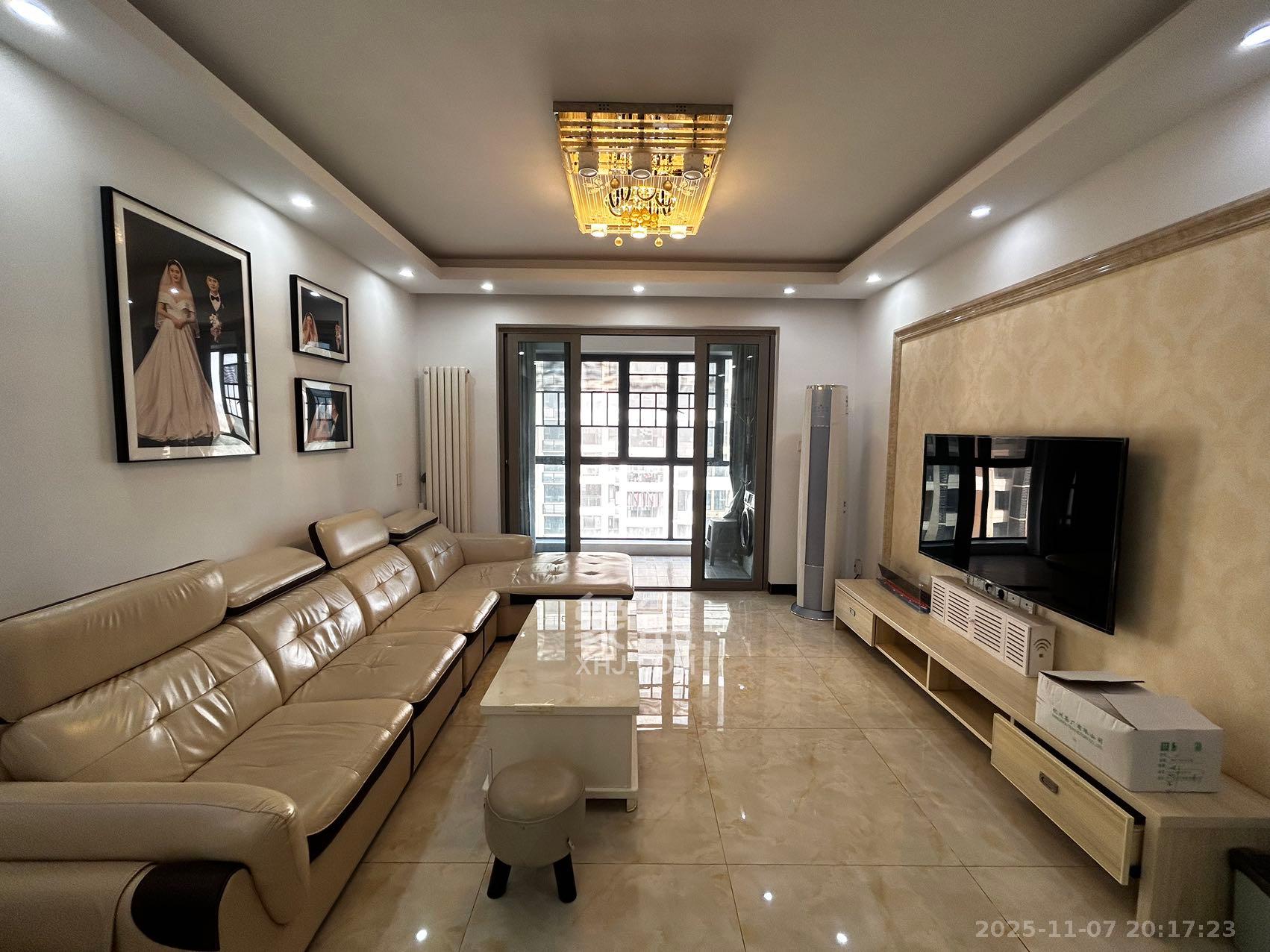 怡海星城  3室2厅1卫    1900.0元/月