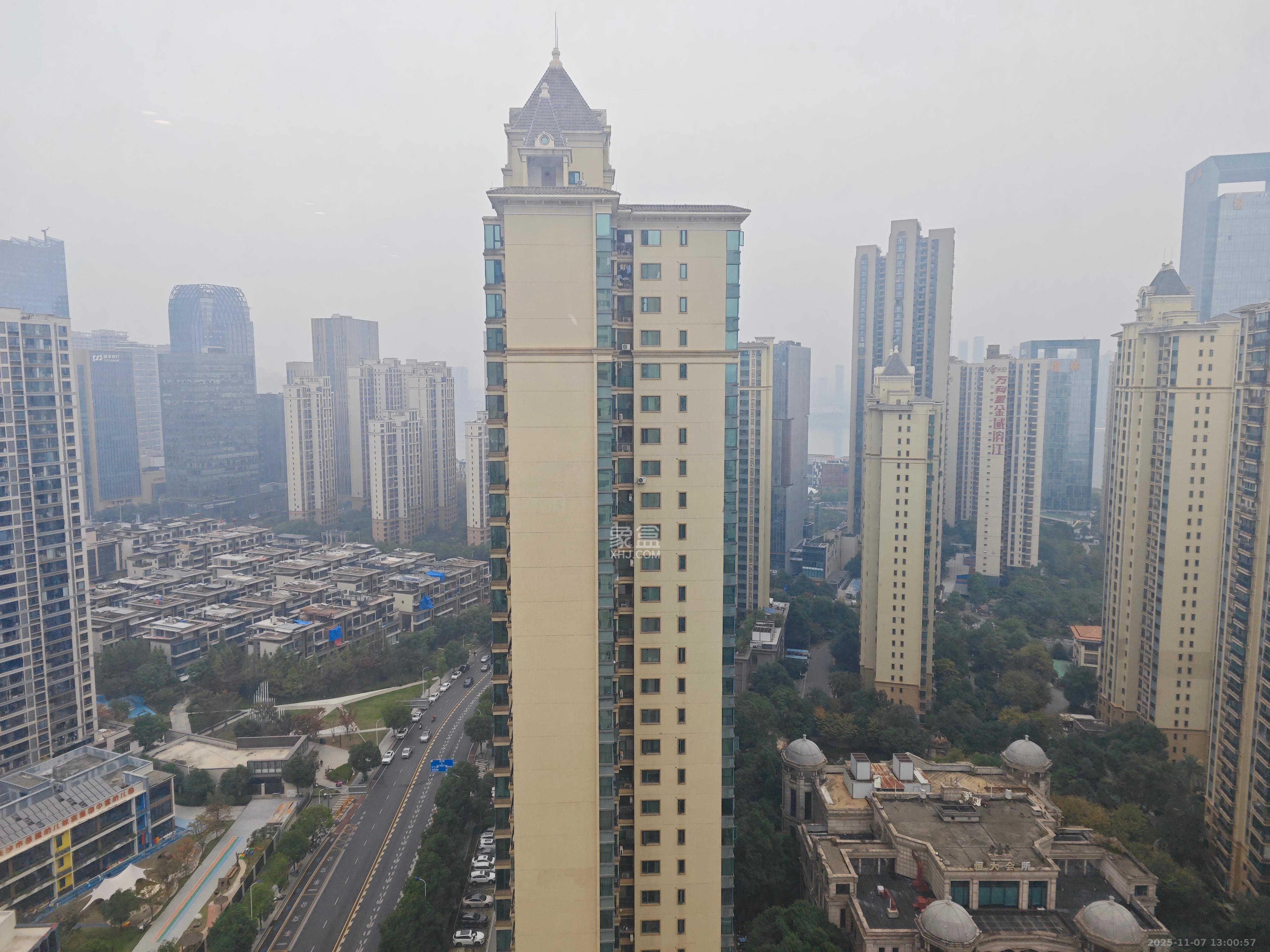 当代滨江MOMA  1室1厅1卫    2000.0元/月