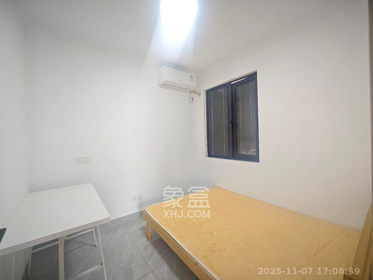 长房云公馆  3室2厅2卫    2500.0元/月室内图